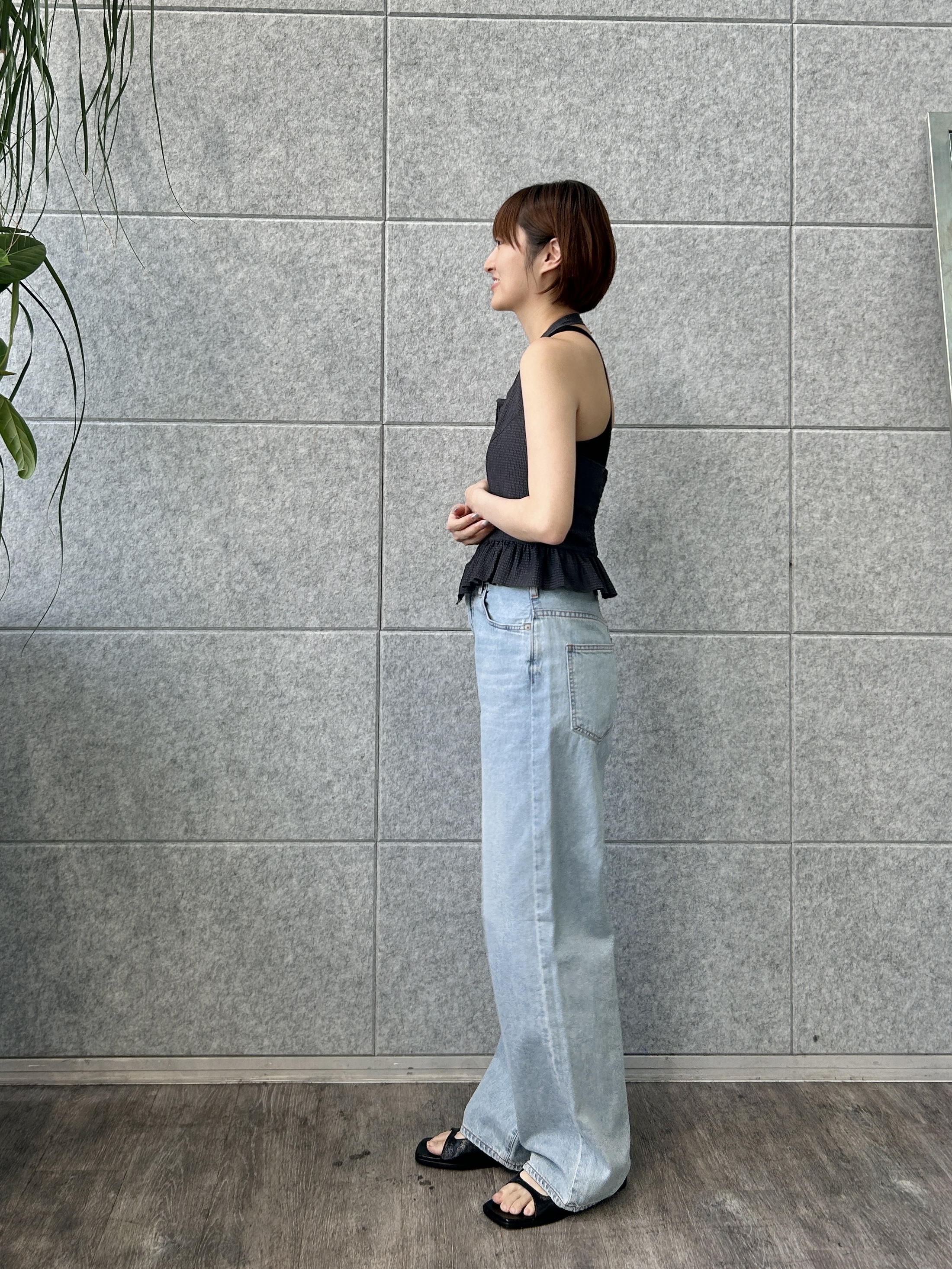 harunaさんの「CODE A｜halter neck bustier」を使ったコーディネート