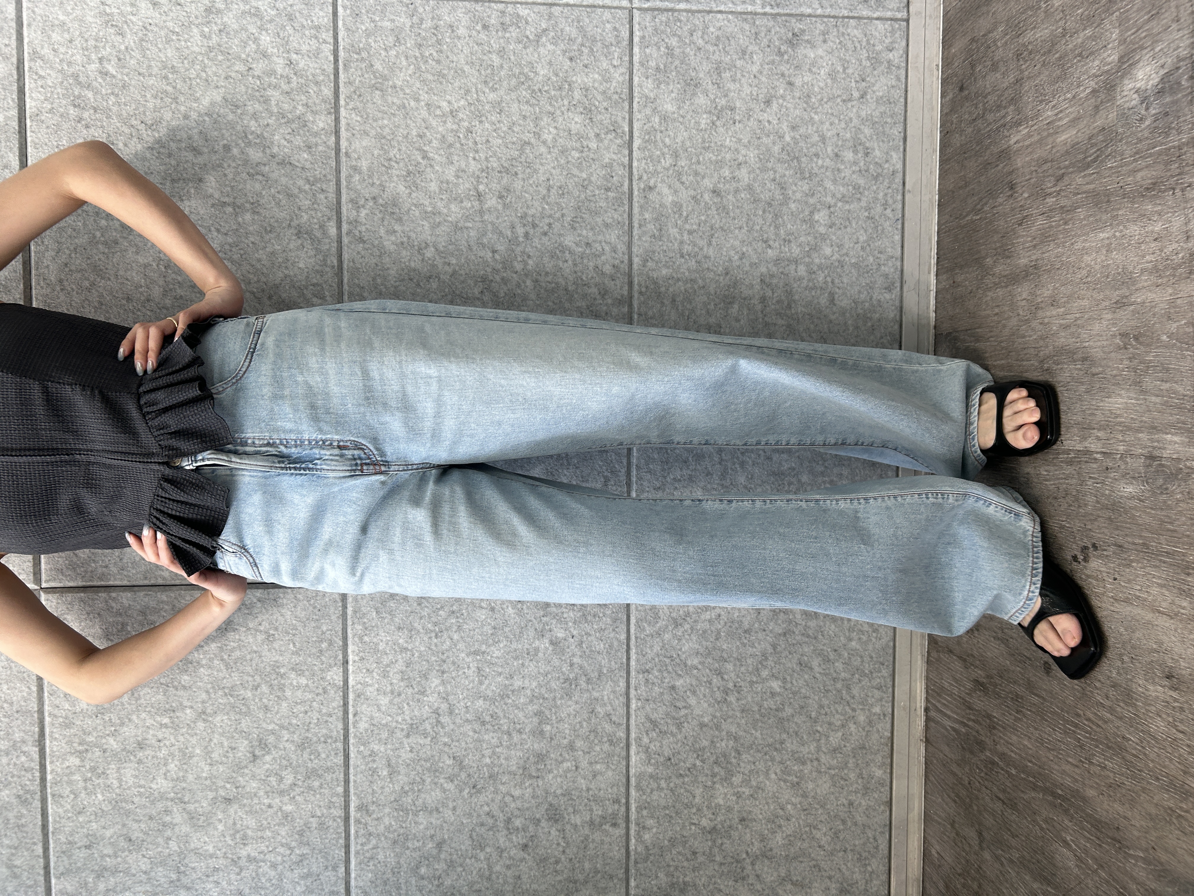 harunaさんの「CODE A｜halter neck bustier」を使ったコーディネート