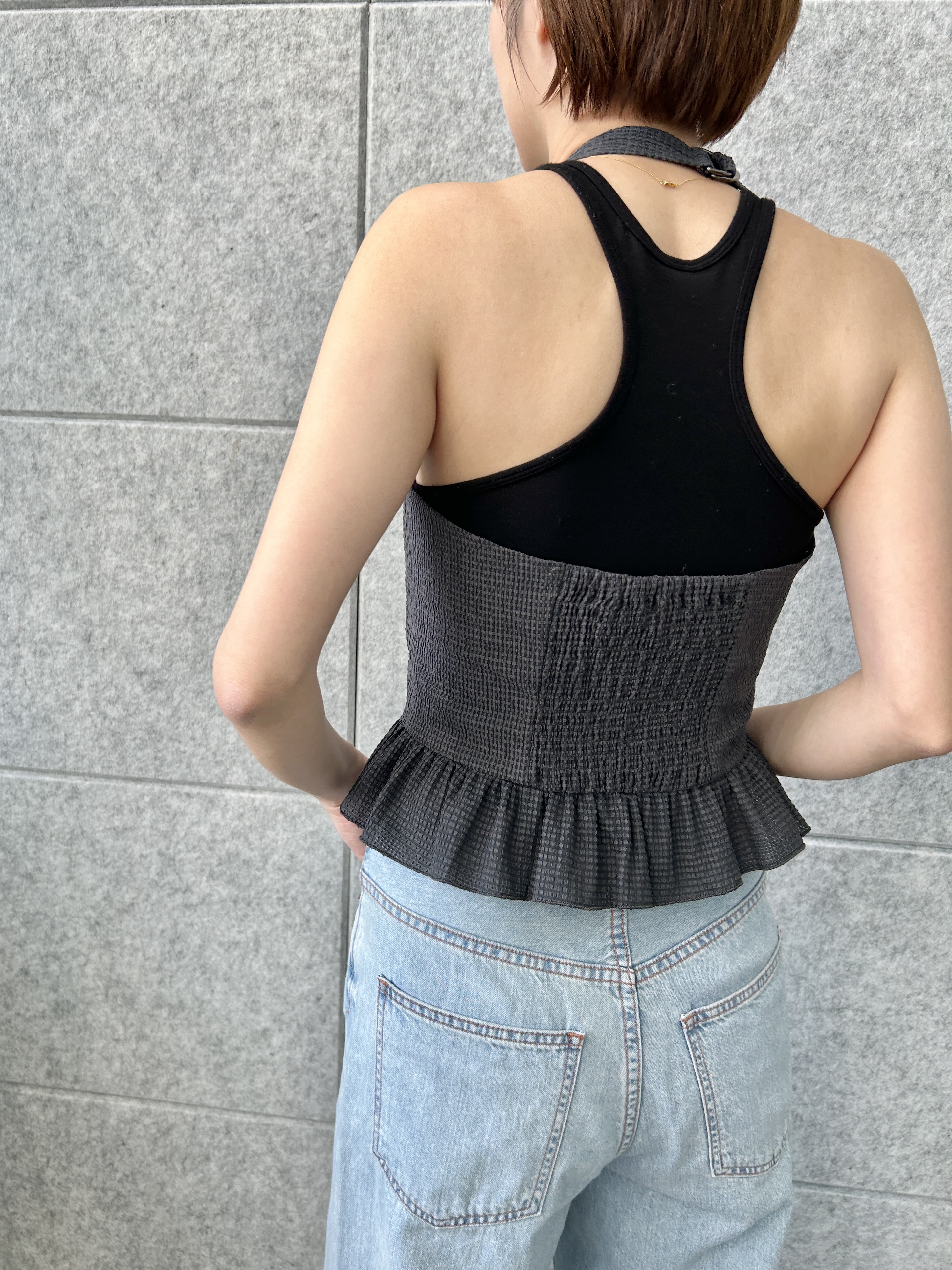 harunaさんの「CODE A｜halter neck bustier」を使ったコーディネート