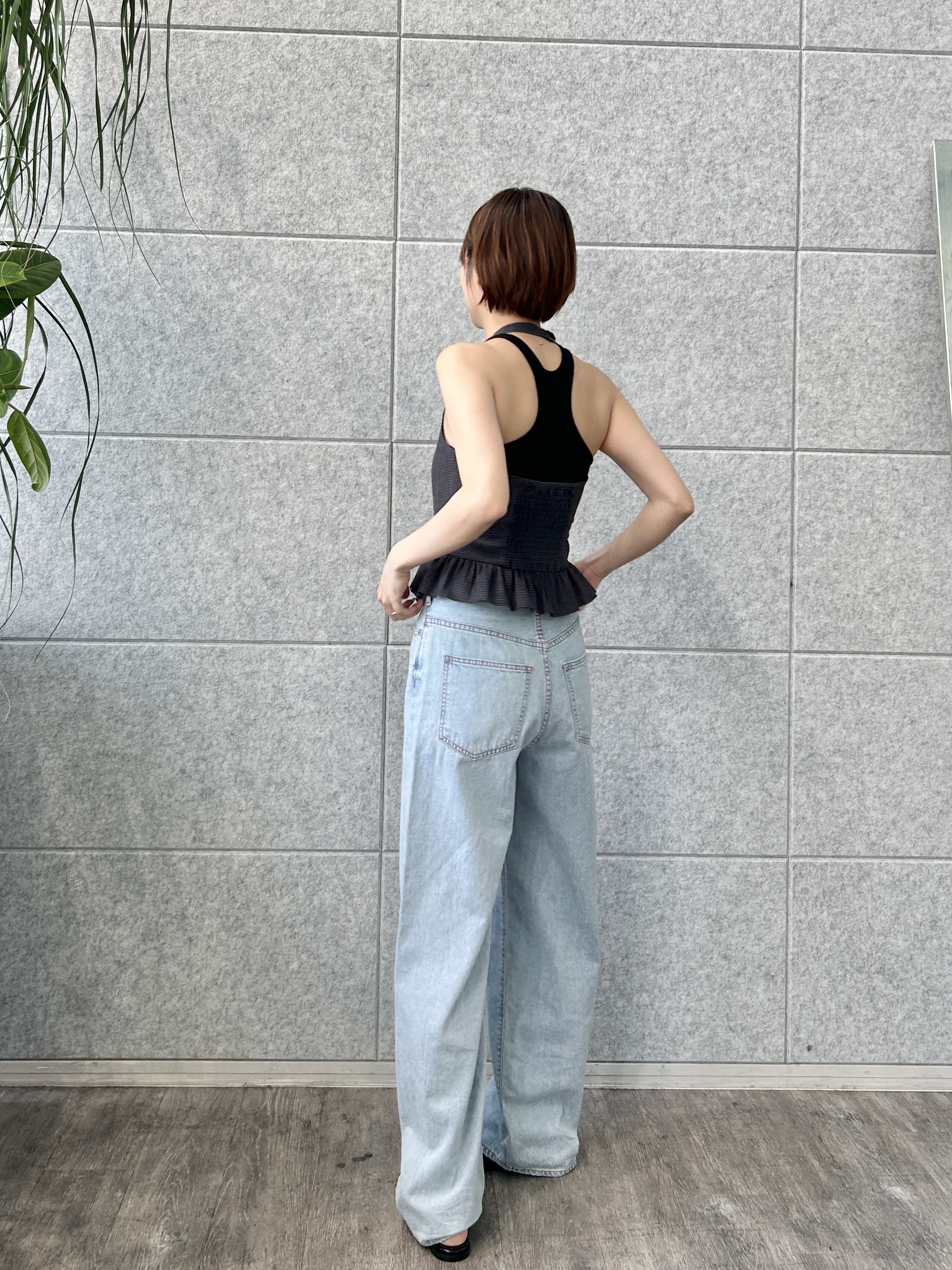 harunaさんの「CODE A｜halter neck bustier」を使ったコーディネート