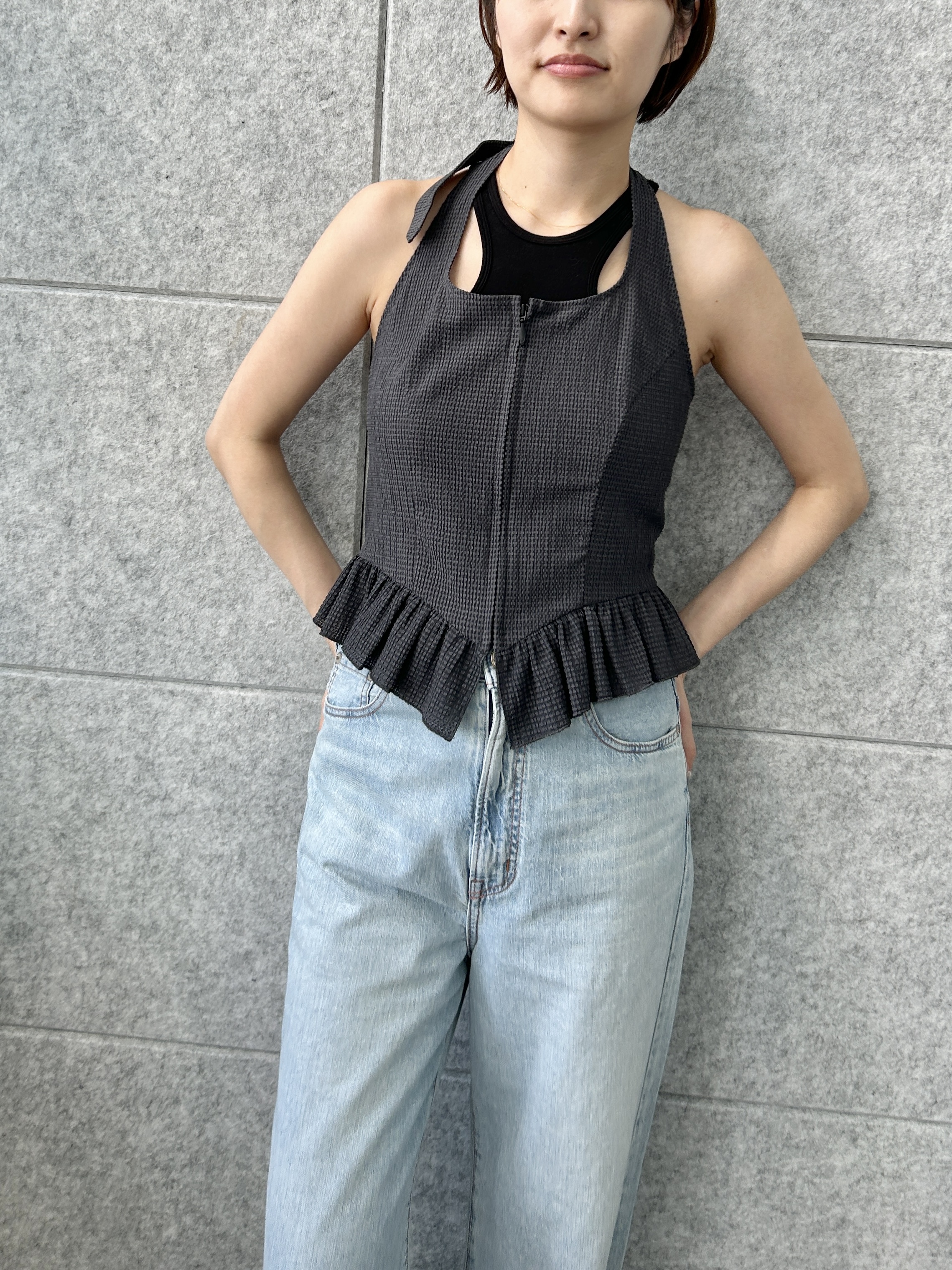 harunaさんの「CODE A｜halter neck bustier」を使ったコーディネート