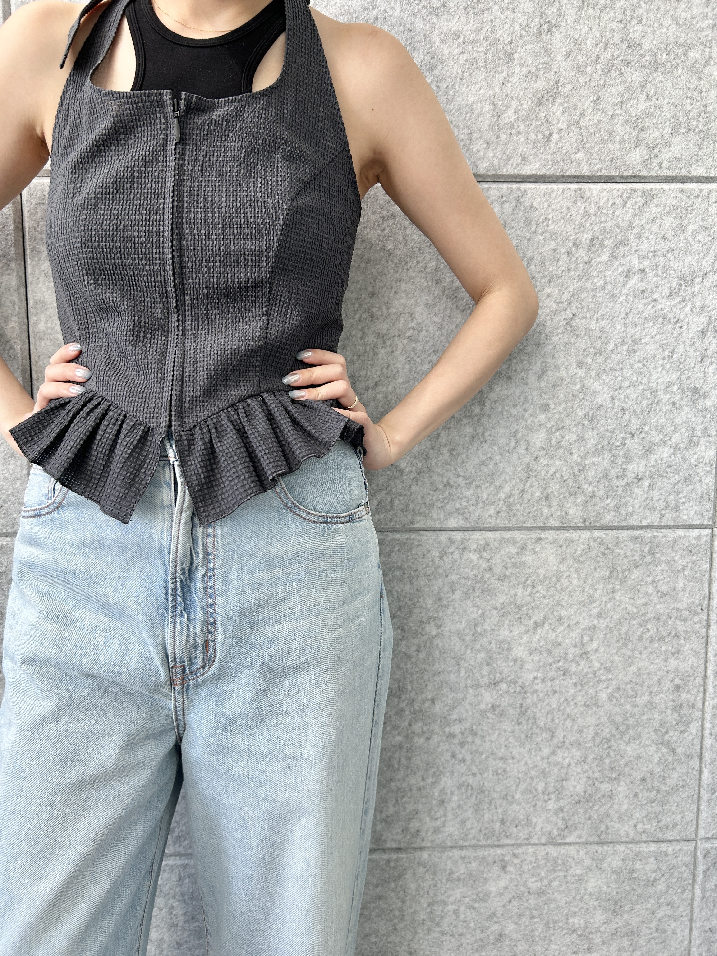 harunaさんの「CODE A｜halter neck bustier」を使ったコーディネート