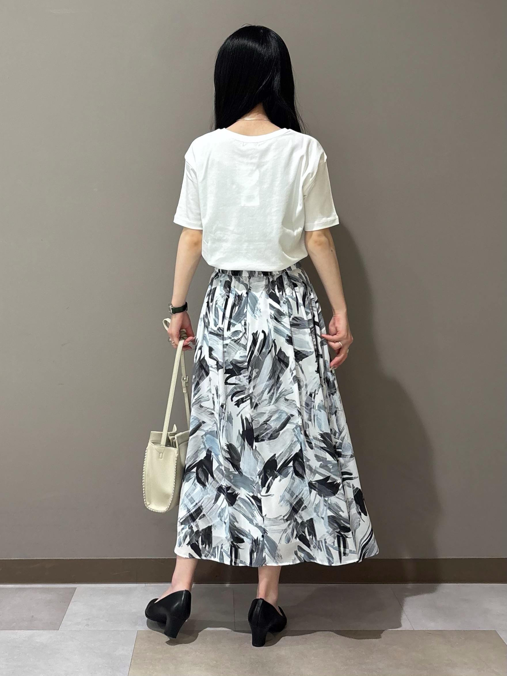 KEIKOさんの「INDIVI｜【UVケア／選べるグラフィック】スムースジャージTシャツ」を使ったコーディネート