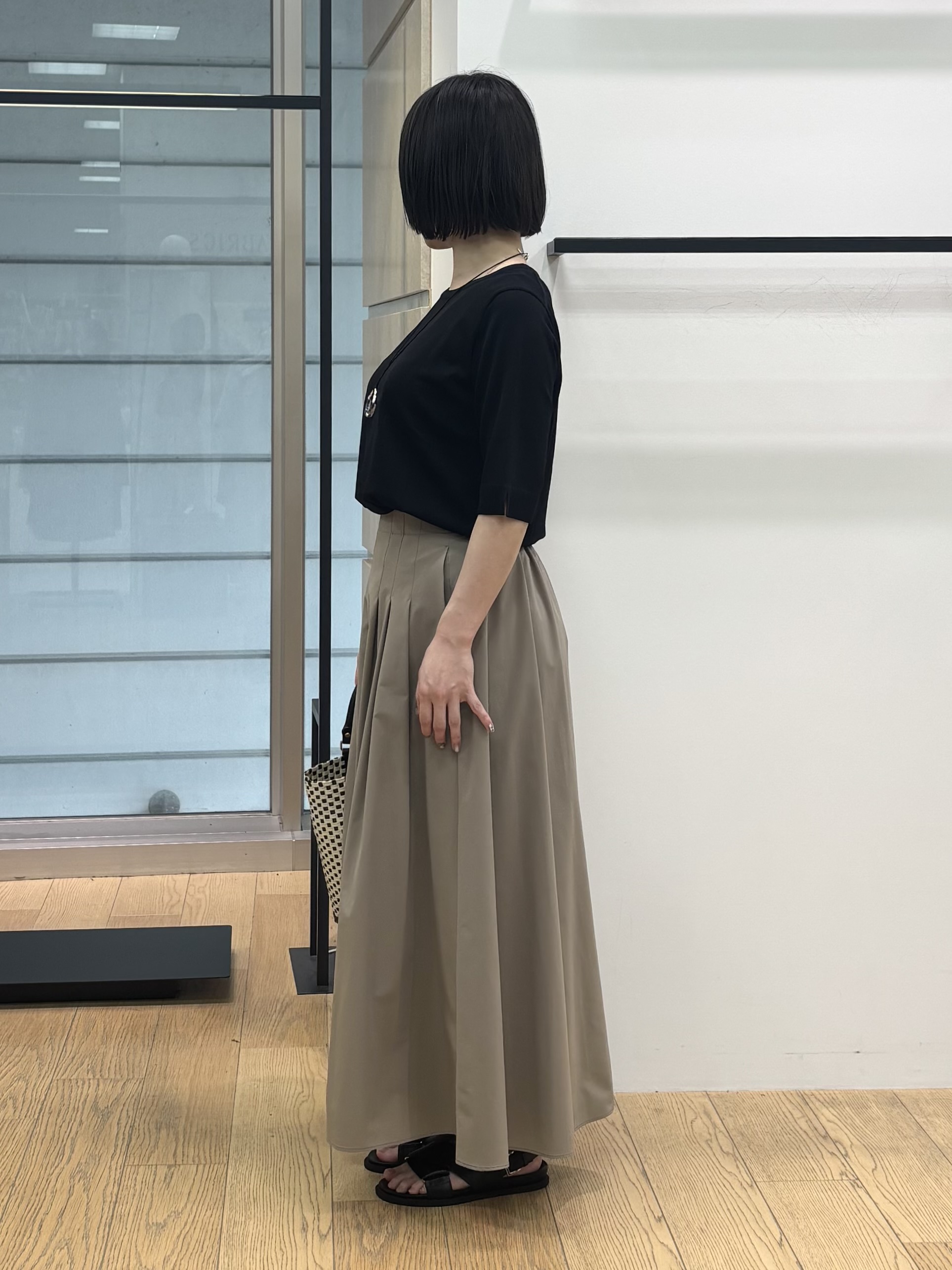 asamiさんの「INDIVI｜【UVケア/接触冷感／アンサンブル】丸首カーディガン＆袖スリット5分袖ニット」を使ったコーディネート