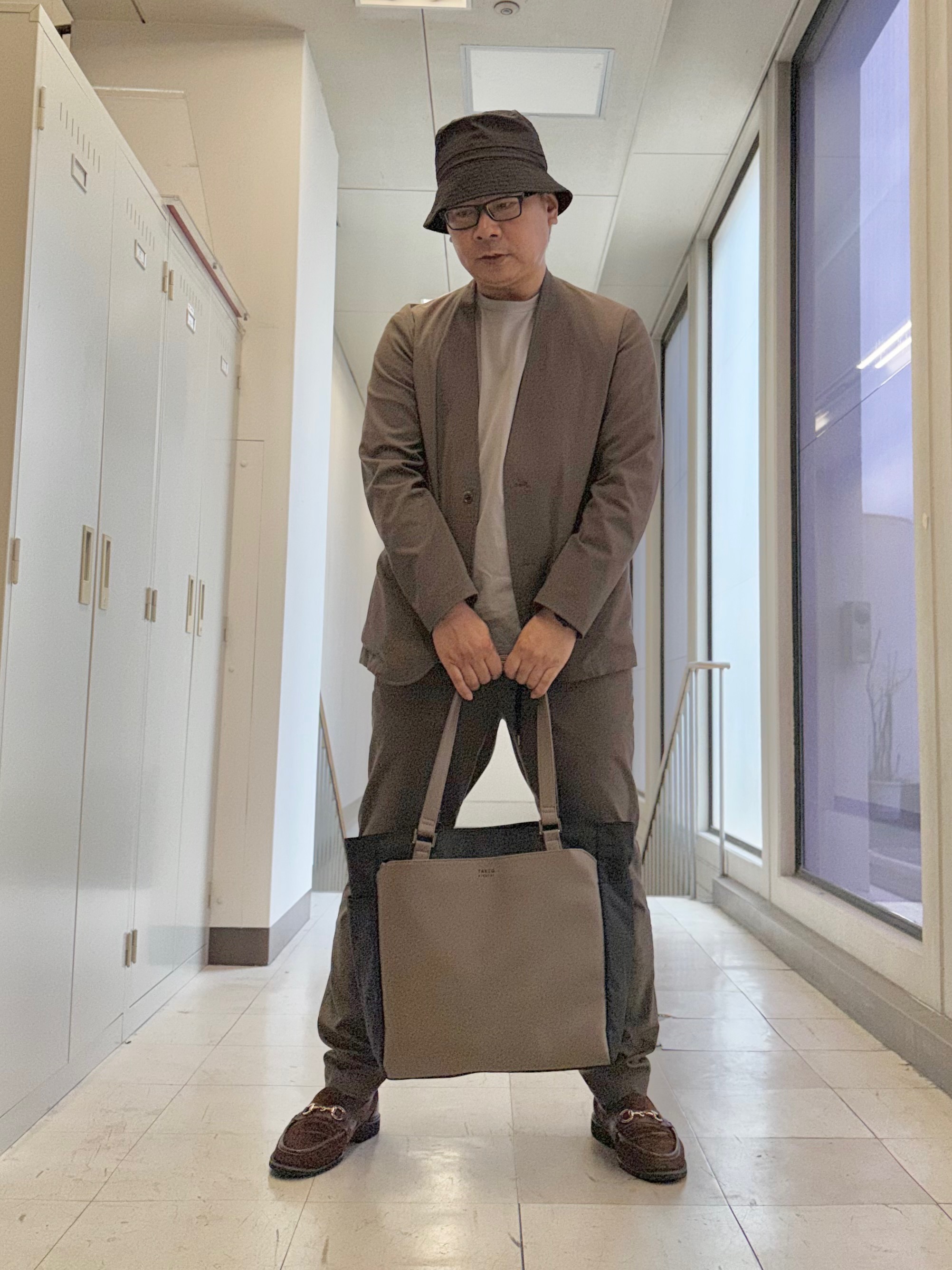 MAKOTO AIさんの「TAKEO KIKUCHI｜【ON／OFF兼用】CARREMANファブリック ノーカラージャケット」を使ったコーディネート