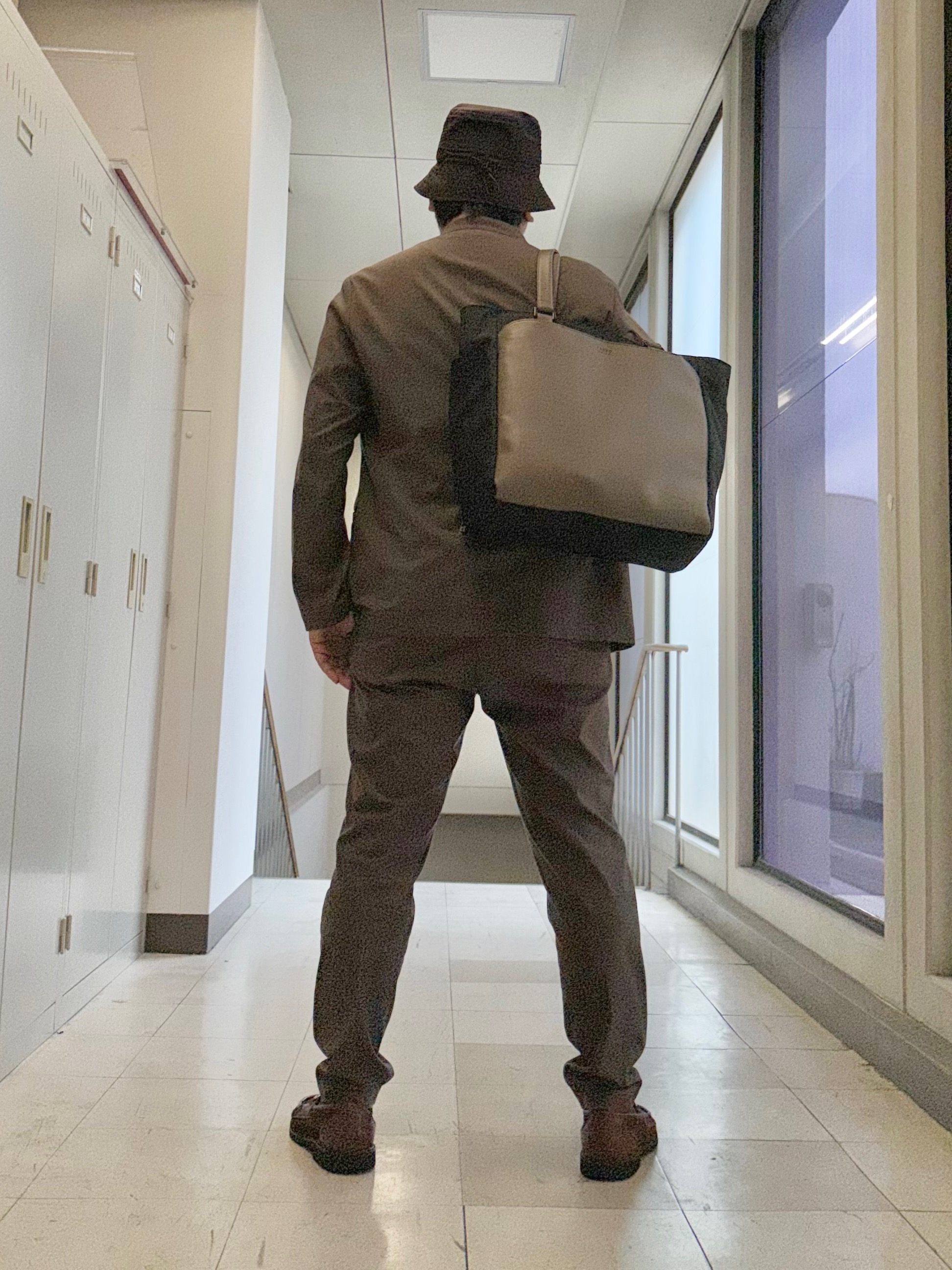 MAKOTO AIさんの「TAKEO KIKUCHI｜【ON／OFF兼用】CARREMANファブリック ノーカラージャケット」を使ったコーディネート