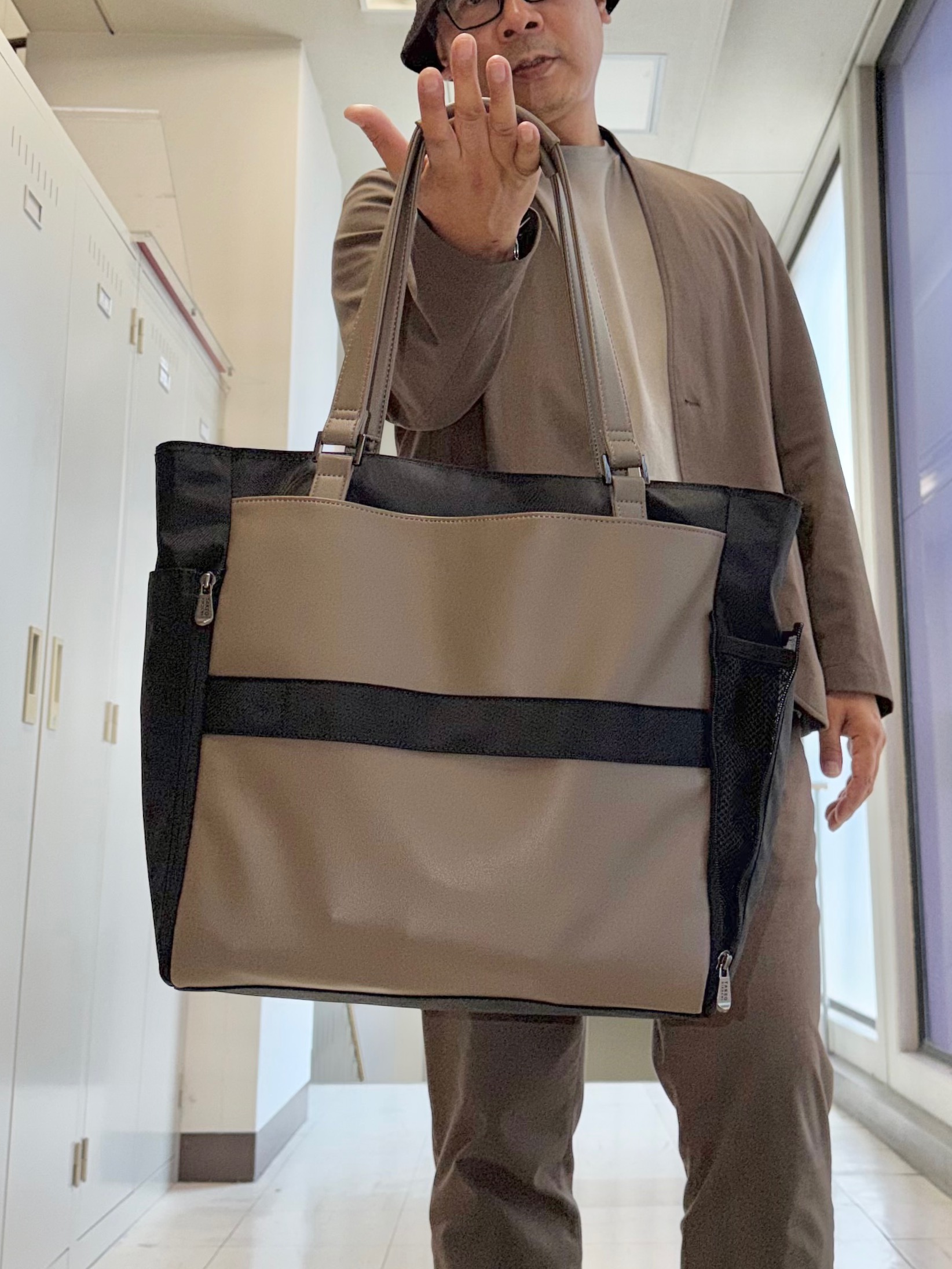 MAKOTO AIさんの「TAKEO KIKUCHI｜【ON／OFF兼用】CARREMANファブリック ノーカラージャケット」を使ったコーディネート