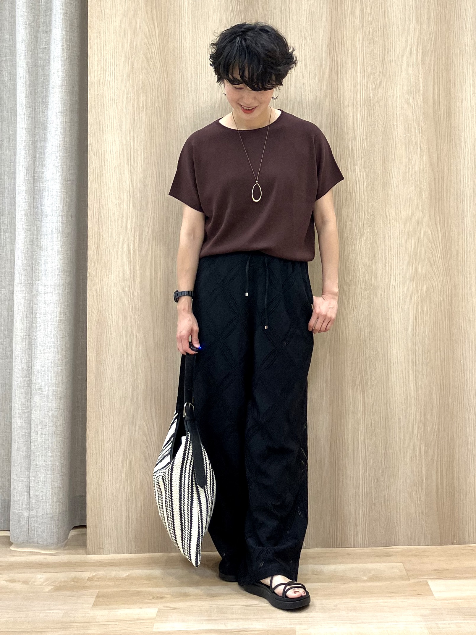 Keiさんの「grove｜【洗える・ON/OFF使える】繊細レースが引き立つ、フレンチ袖ブラウス」を使ったコーディネート