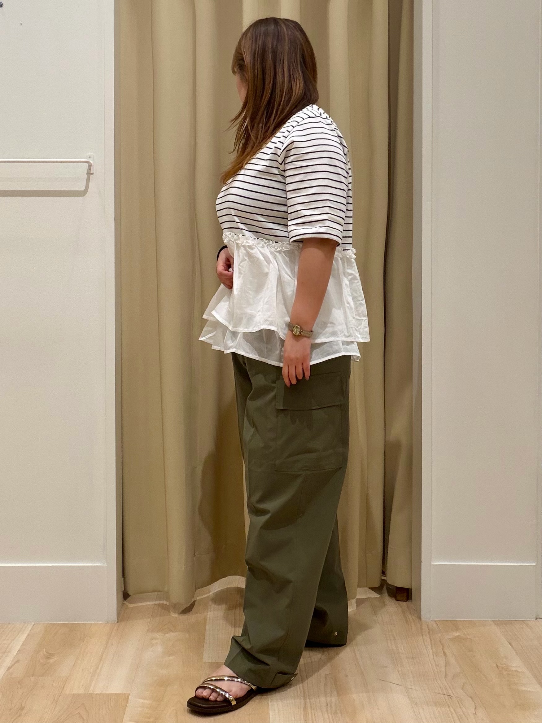 たまさんの「grove｜【体型カバー】INせず決まる、ウエストシアーフリルTシャツ」を使ったコーディネート