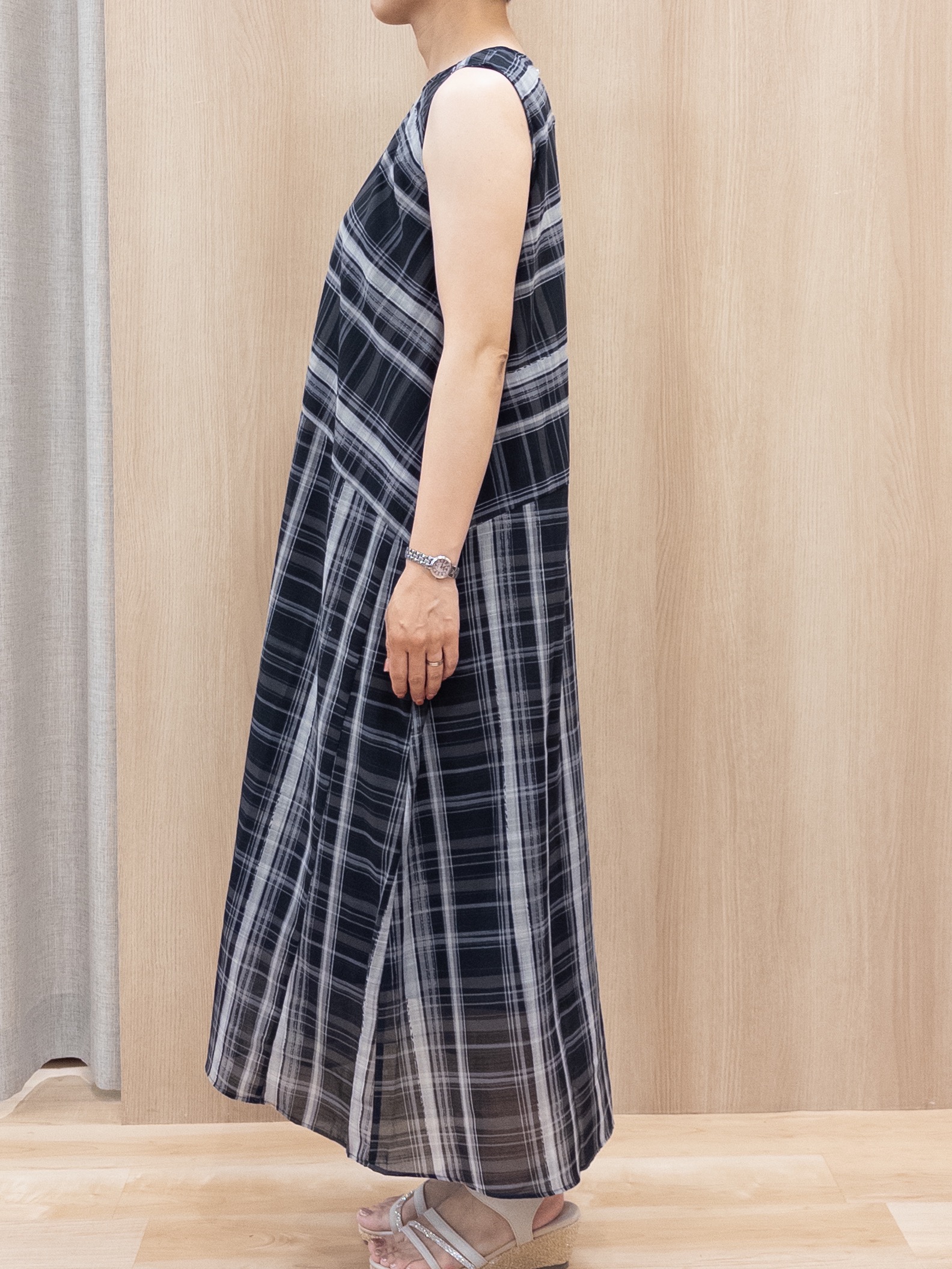 シュウコさんの「grove｜高評価！【洗える/名品】大人の透け感、シアーカーディガン」を使ったコーディネート
