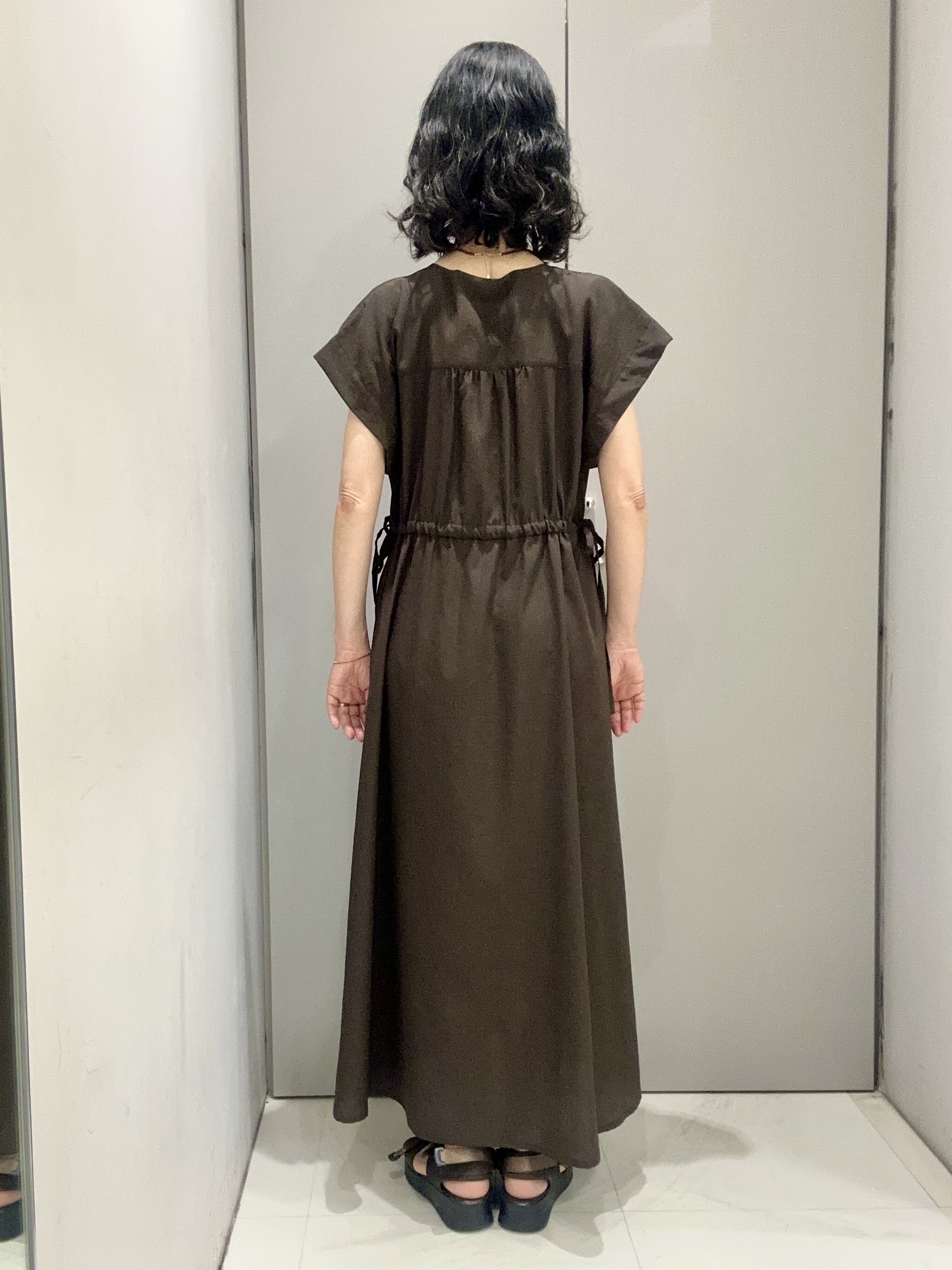 Kouさんの「Reflect｜【マシンウォッシャブル】フロントボタンワンピース」を使ったコーディネート