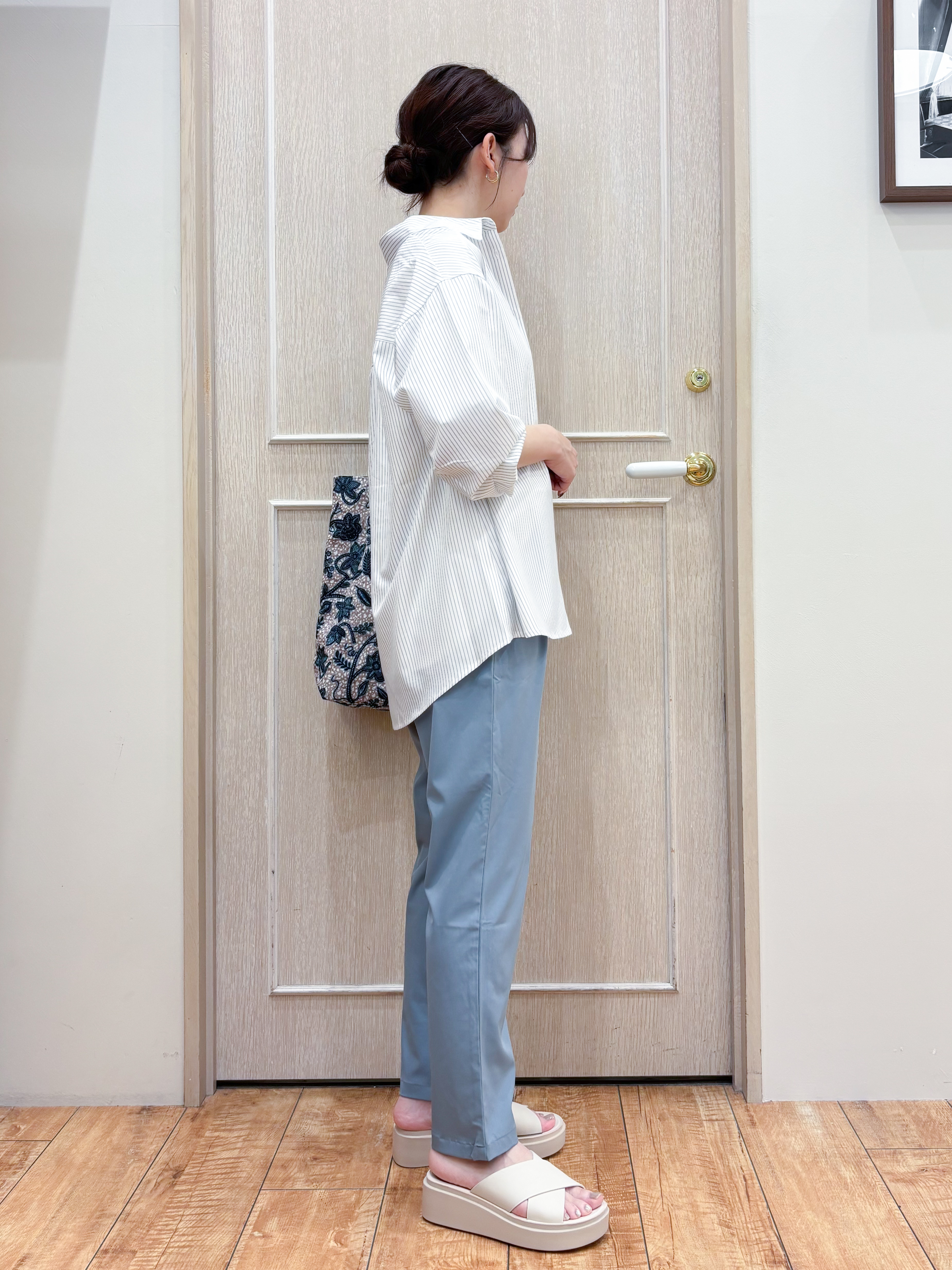 なみさんの「SHOO･LA･RUE｜【UV/吸水速乾/洗濯後しわになりにくい】ラッシュガードにもなる ストライプシャツ」を使ったコーディネート