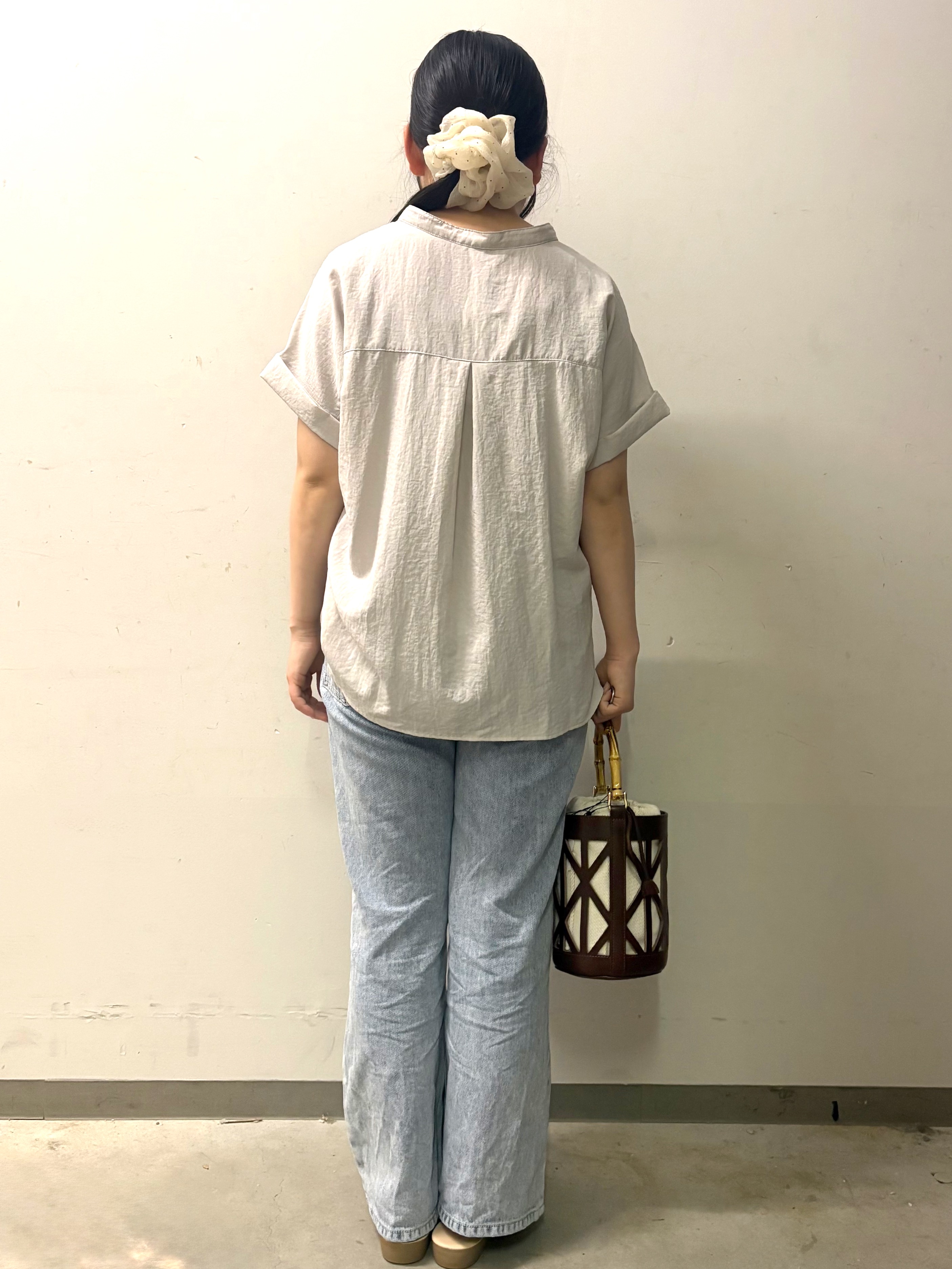 ころりさんの「OPAQUE.CLIP｜【接触冷感】ダブルポケットスキッパーブラウス《吸水速乾／防シワ／洗濯機OK／S～3L／7col》」を使ったコーディネート