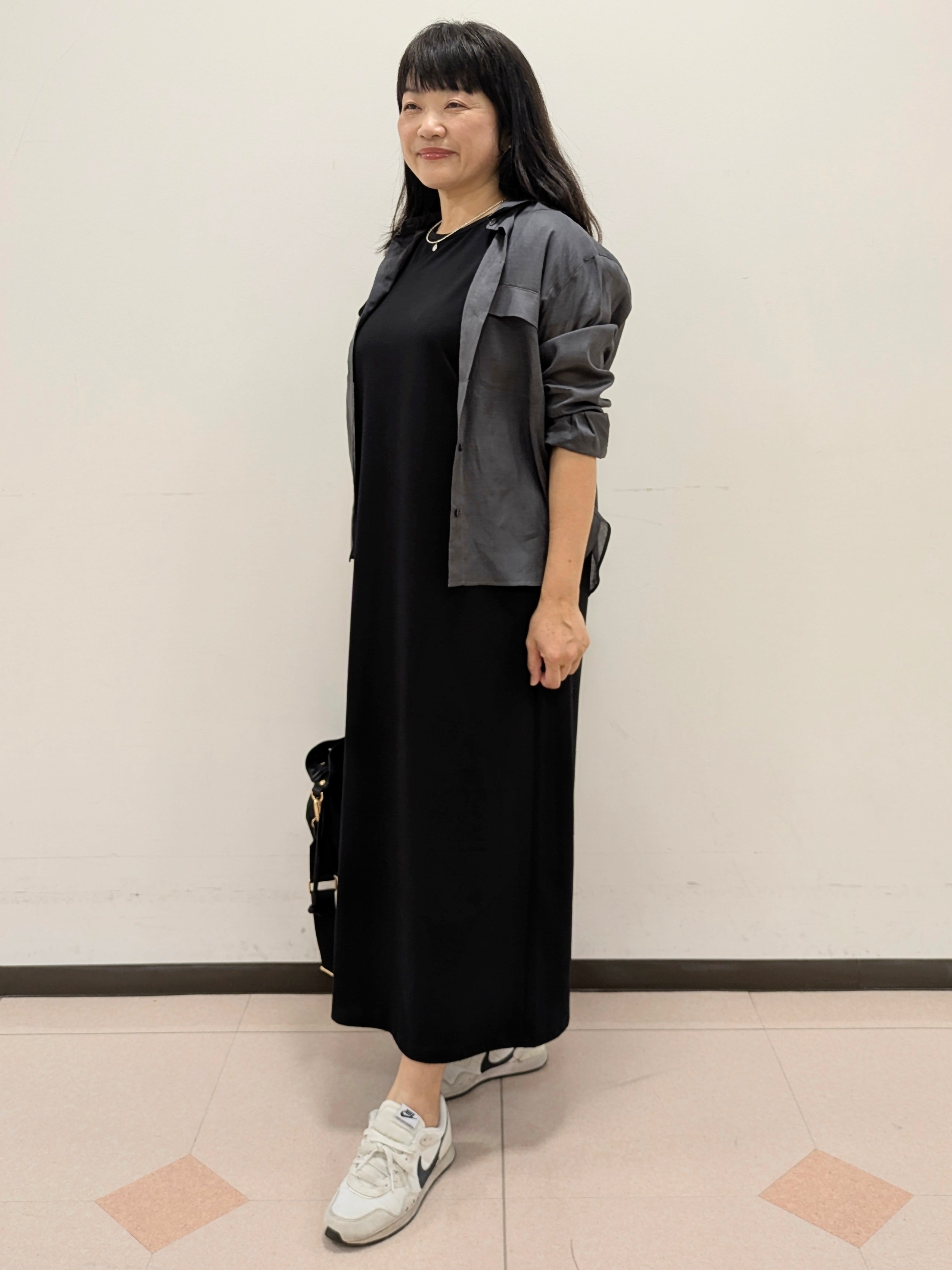 ともさんの「UNTITLED｜【接触冷感】ドライタッチシャツ」を使ったコーディネート