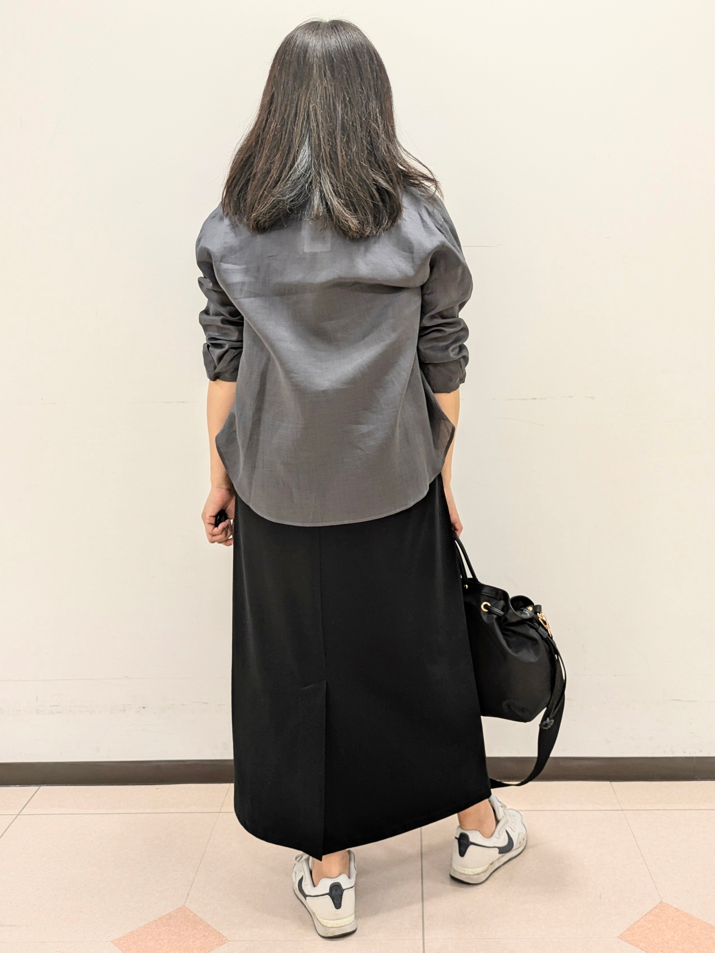 ともさんの「UNTITLED｜【接触冷感】ドライタッチシャツ」を使ったコーディネート