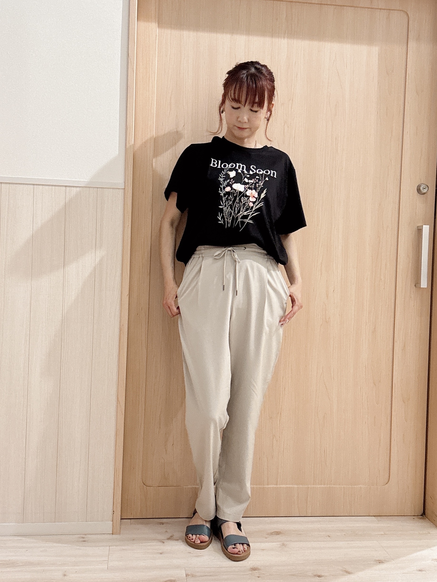 モカさんの「SHOO･LA･RUE｜【UV/洗濯機可】日焼け対策も快適に 指穴つき ジップパーカー」を使ったコーディネート