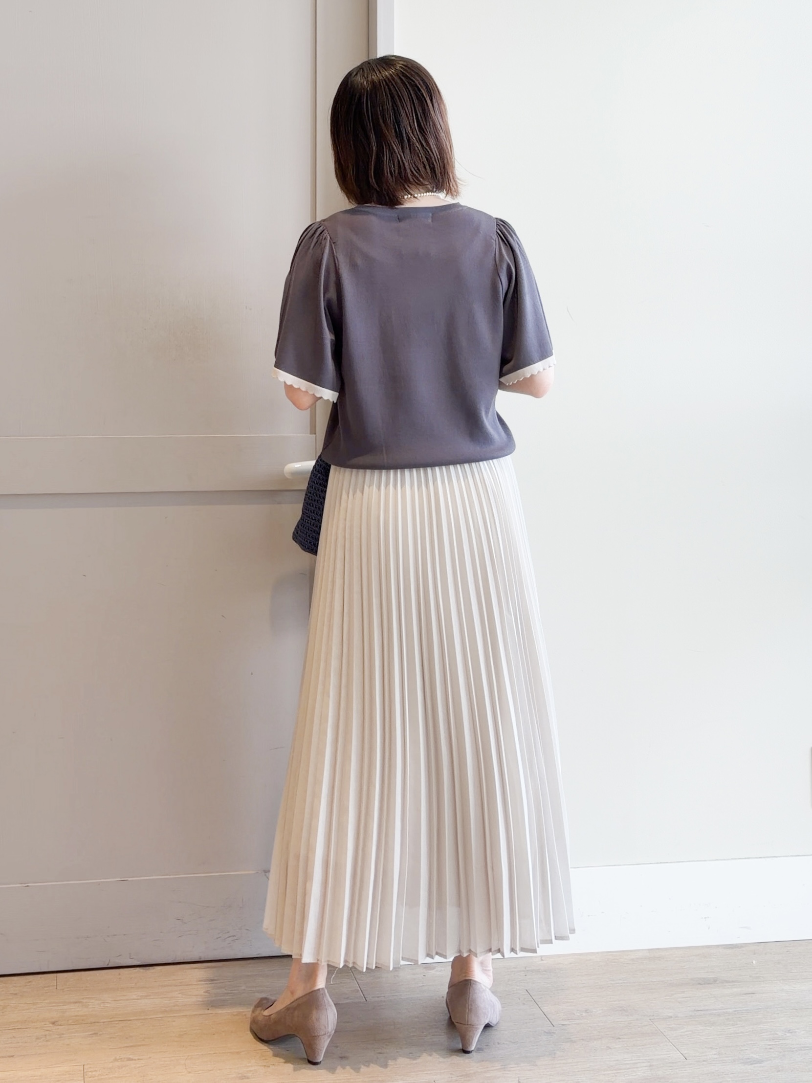 yamakoさんの「grove｜高評価！【シリーズ累計36万枚！名品ニット】やわらかドライタッチ スカラップスリーブニット」を使ったコーディネート