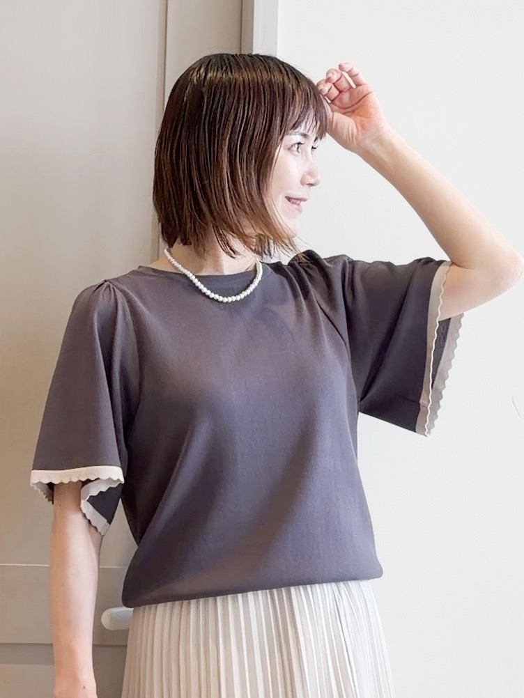 yamakoさんの「grove｜高評価！【シリーズ累計36万枚！名品ニット】やわらかドライタッチ スカラップスリーブニット」を使ったコーディネート
