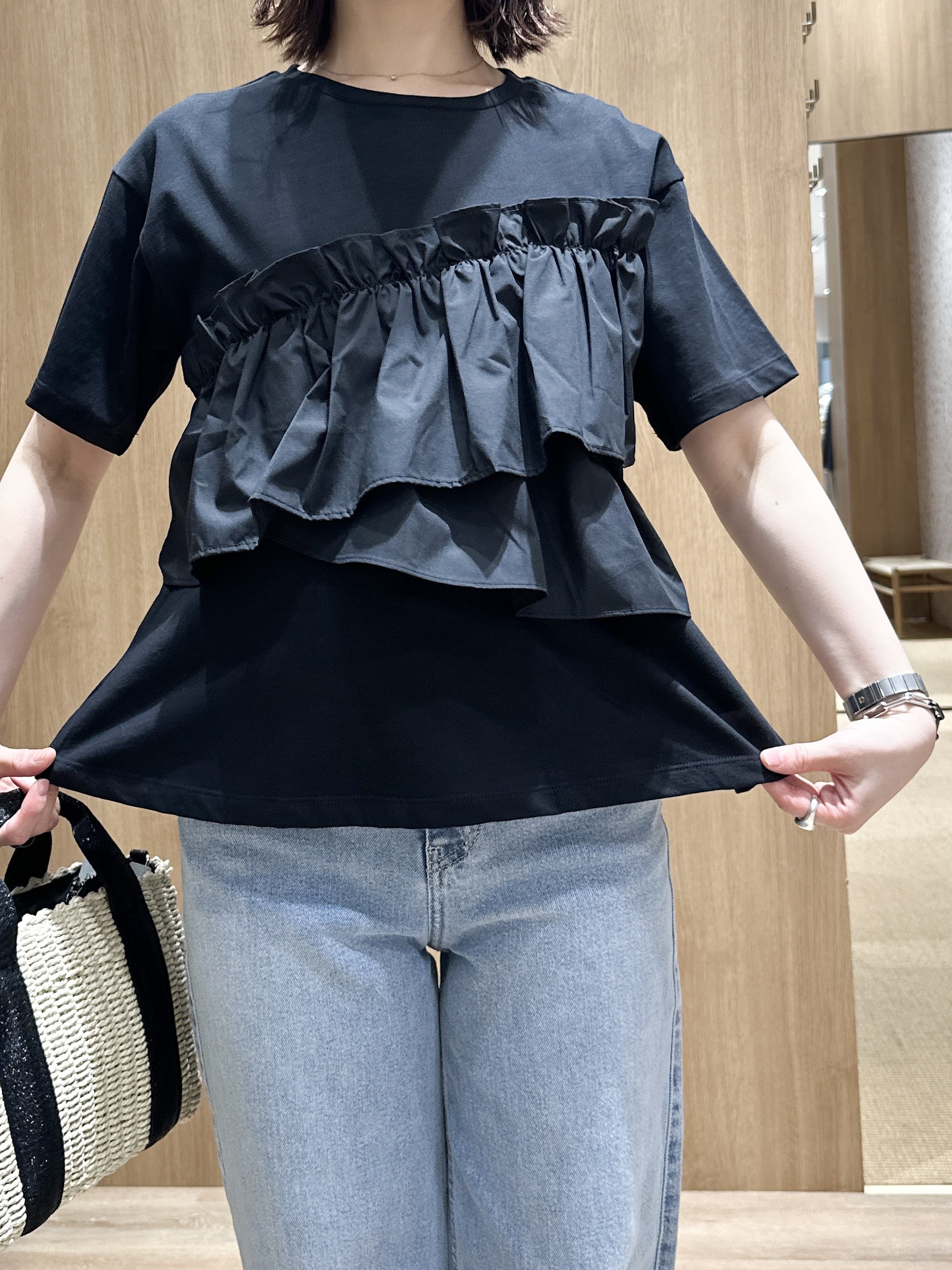 tomokoさんの「OPAQUE.CLIP｜【接触冷感】アシメフリルドッキングカットソー《洗濯機OK》」を使ったコーディネート