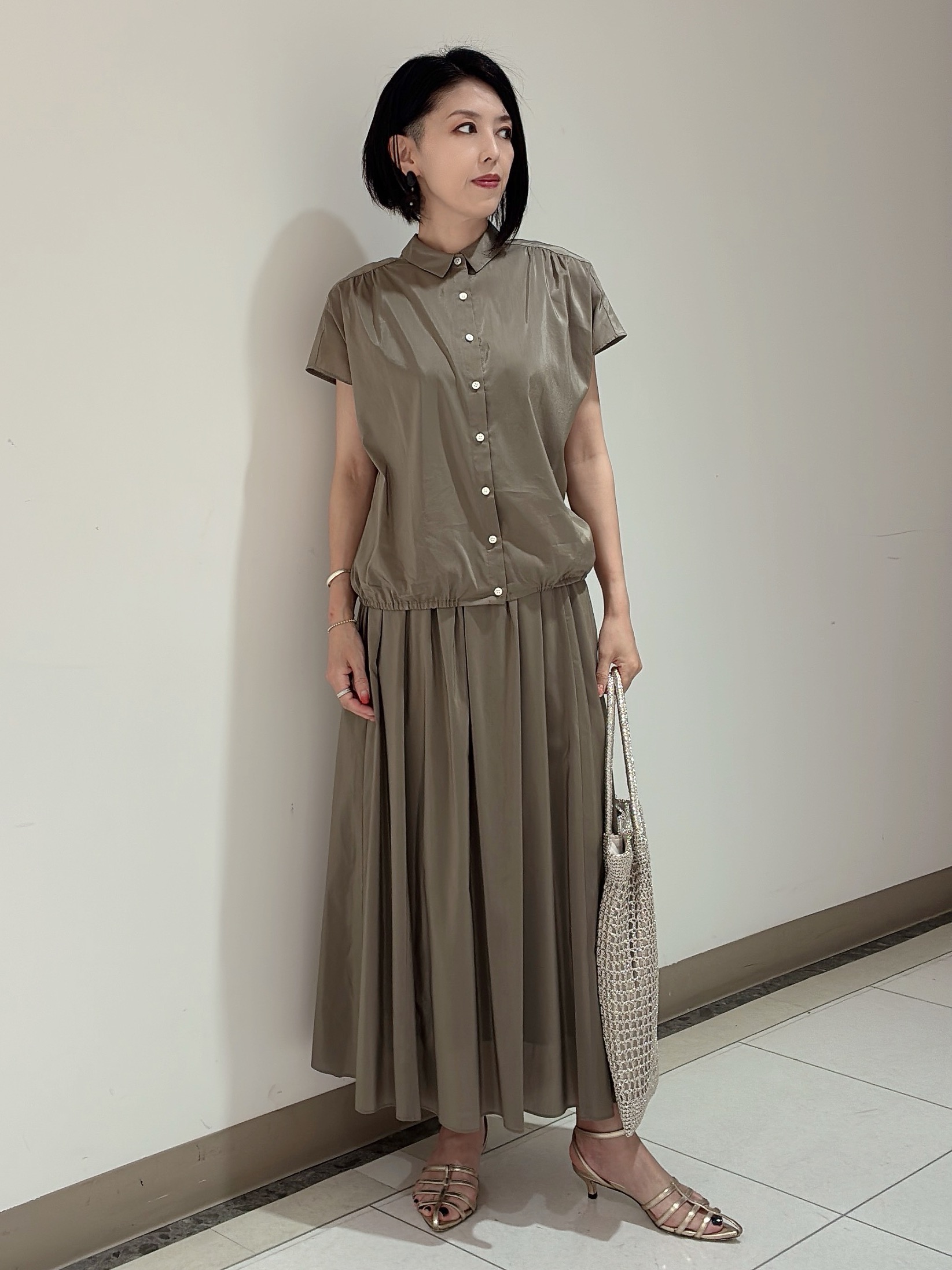 環さんの「UNTITLED｜【セットアップ可/軽量/清涼感】ローンギャザーブラウス」を使ったコーディネート