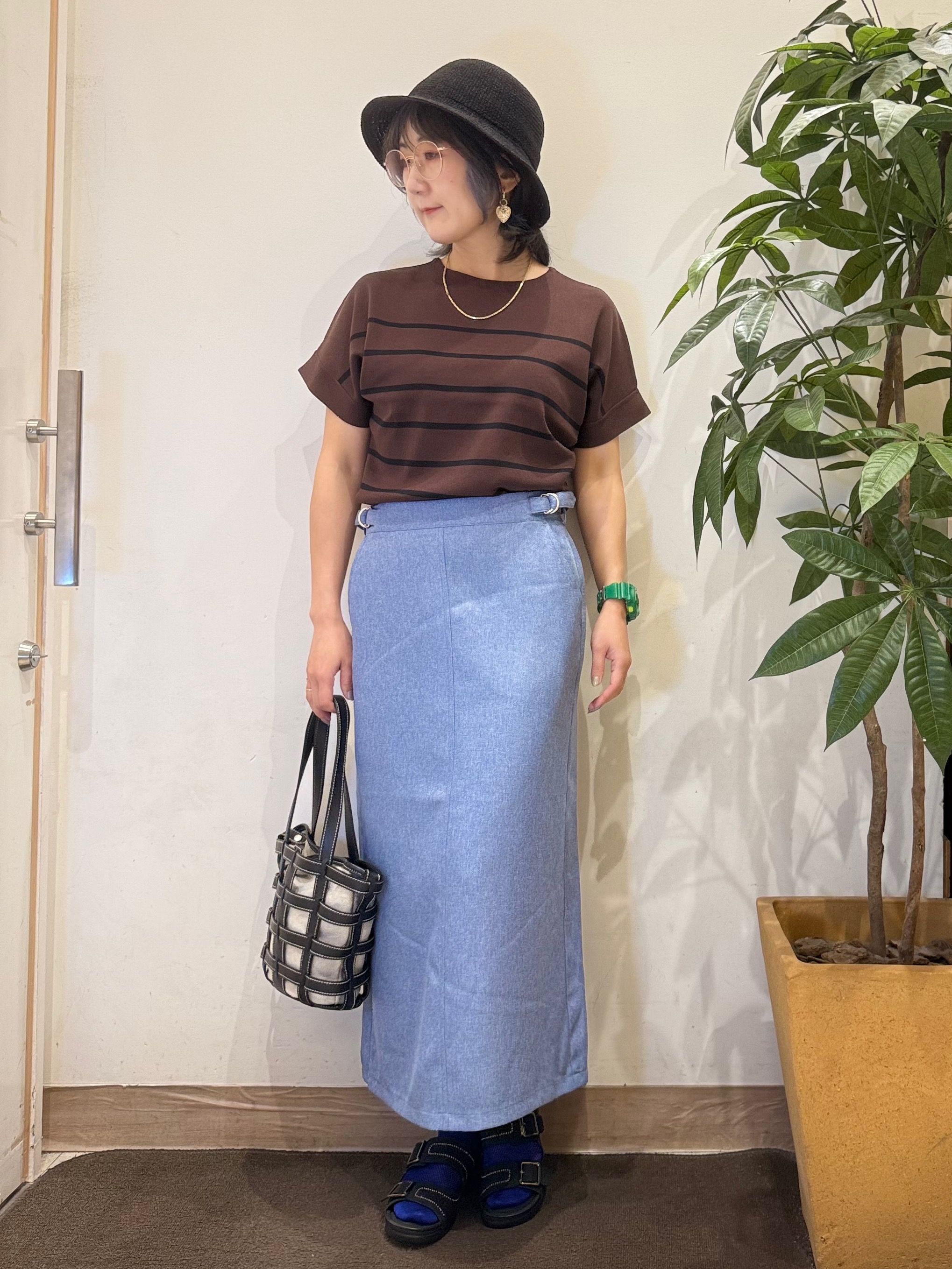 misakiさんの「SHOO･LA･RUE｜【毎日洗える/UV】二の腕隠れる さらっとドルマン半袖ニット」を使ったコーディネート