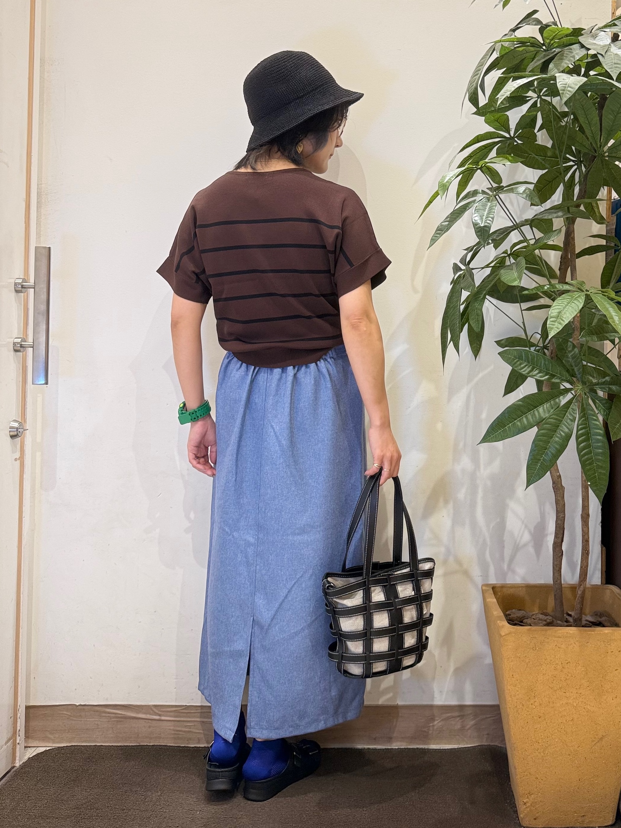 misakiさんの「SHOO･LA･RUE｜【毎日洗える/UV】二の腕隠れる さらっとドルマン半袖ニット」を使ったコーディネート