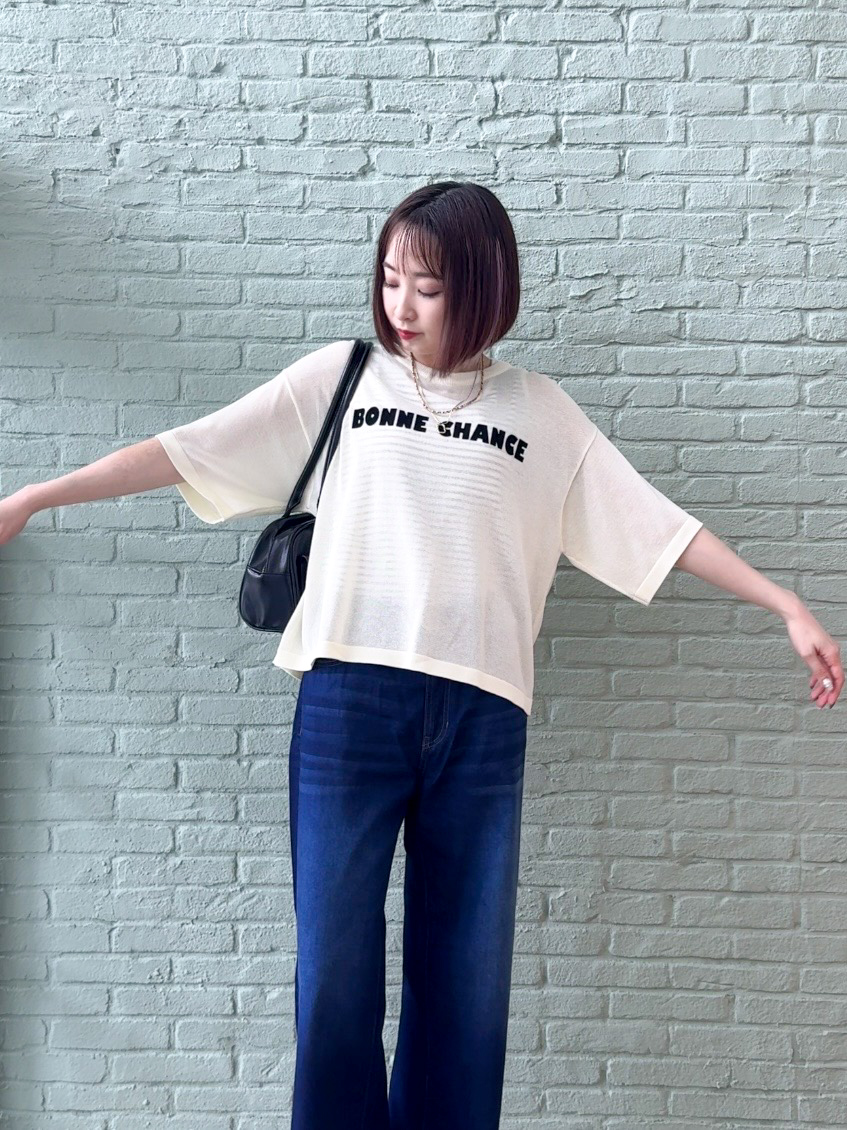 𝐜𝐡𝐢𝐤𝐚さんの「SHOO･LA･RUE｜【体型カバー】程よい透け感 デザインアソート 5分袖シアーニット」を使ったコーディネート
