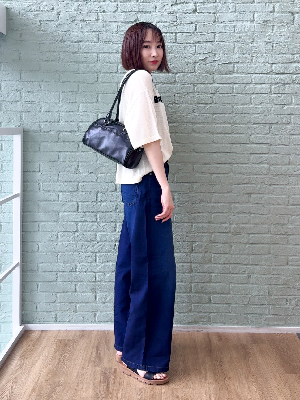 𝐜𝐡𝐢𝐤𝐚さんの「SHOO･LA･RUE｜【体型カバー】程よい透け感 デザインアソート 5分袖シアーニット」を使ったコーディネート