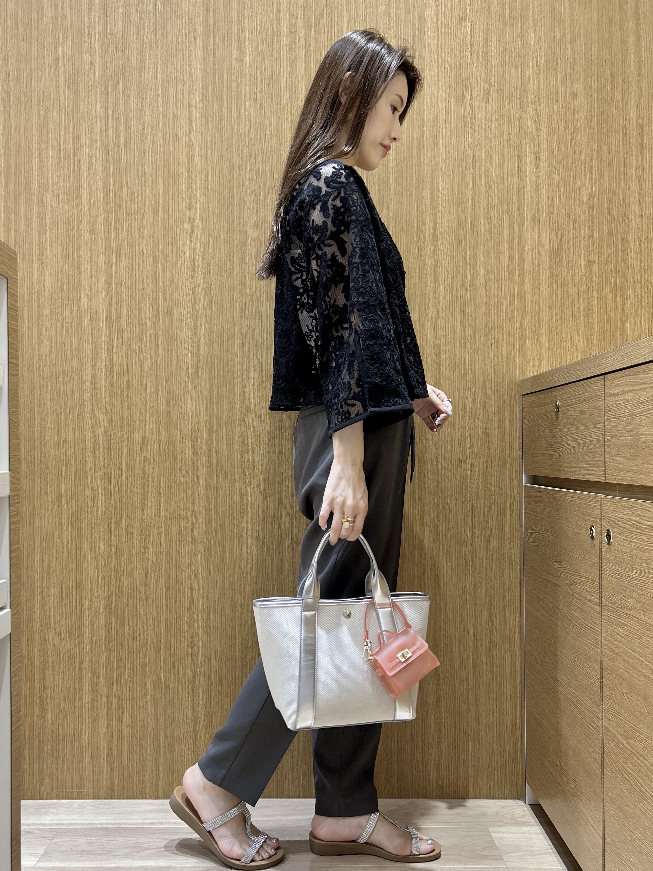 maiさんの「OPAQUE.CLIP｜刺繍レースショートブラウス【洗える】」を使ったコーディネート