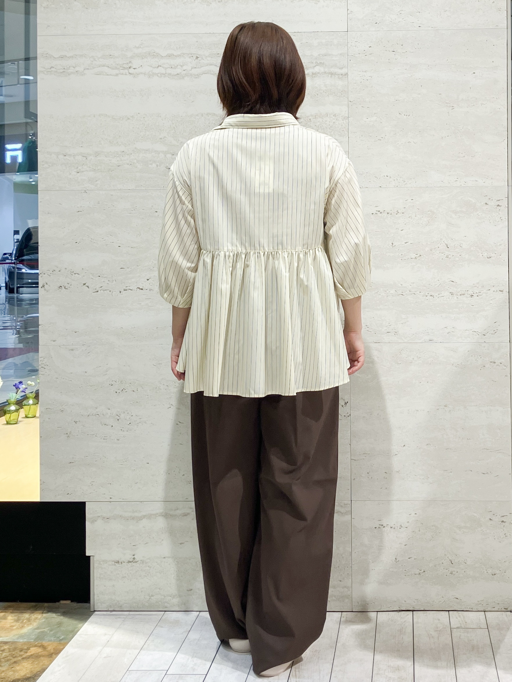FUKAさんの「OPAQUE.CLIP｜スキッパーペプラムブラウス【洗濯機OK】」を使ったコーディネート