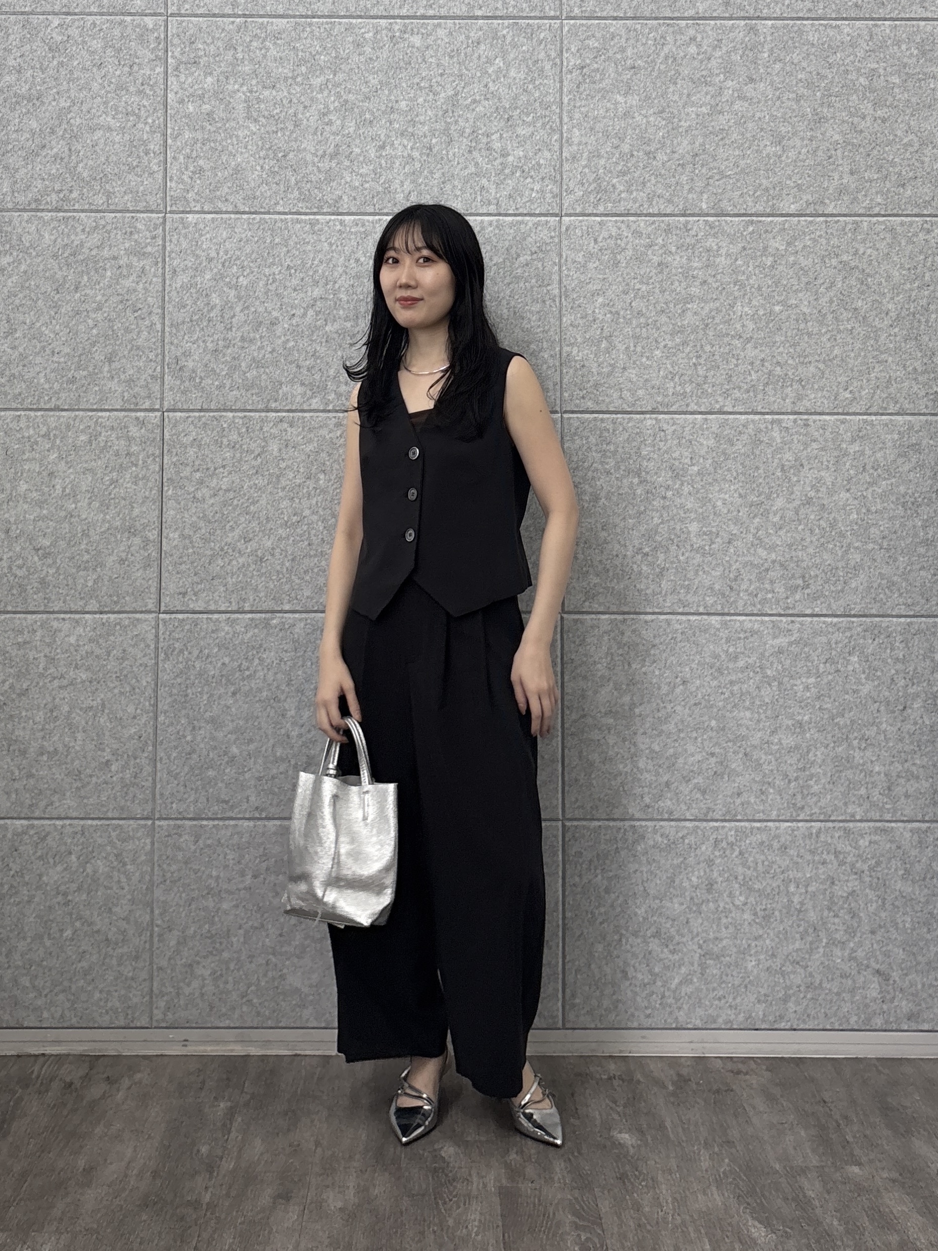 rinaさんの「INDIVI｜リネンショートジレ」を使ったコーディネート