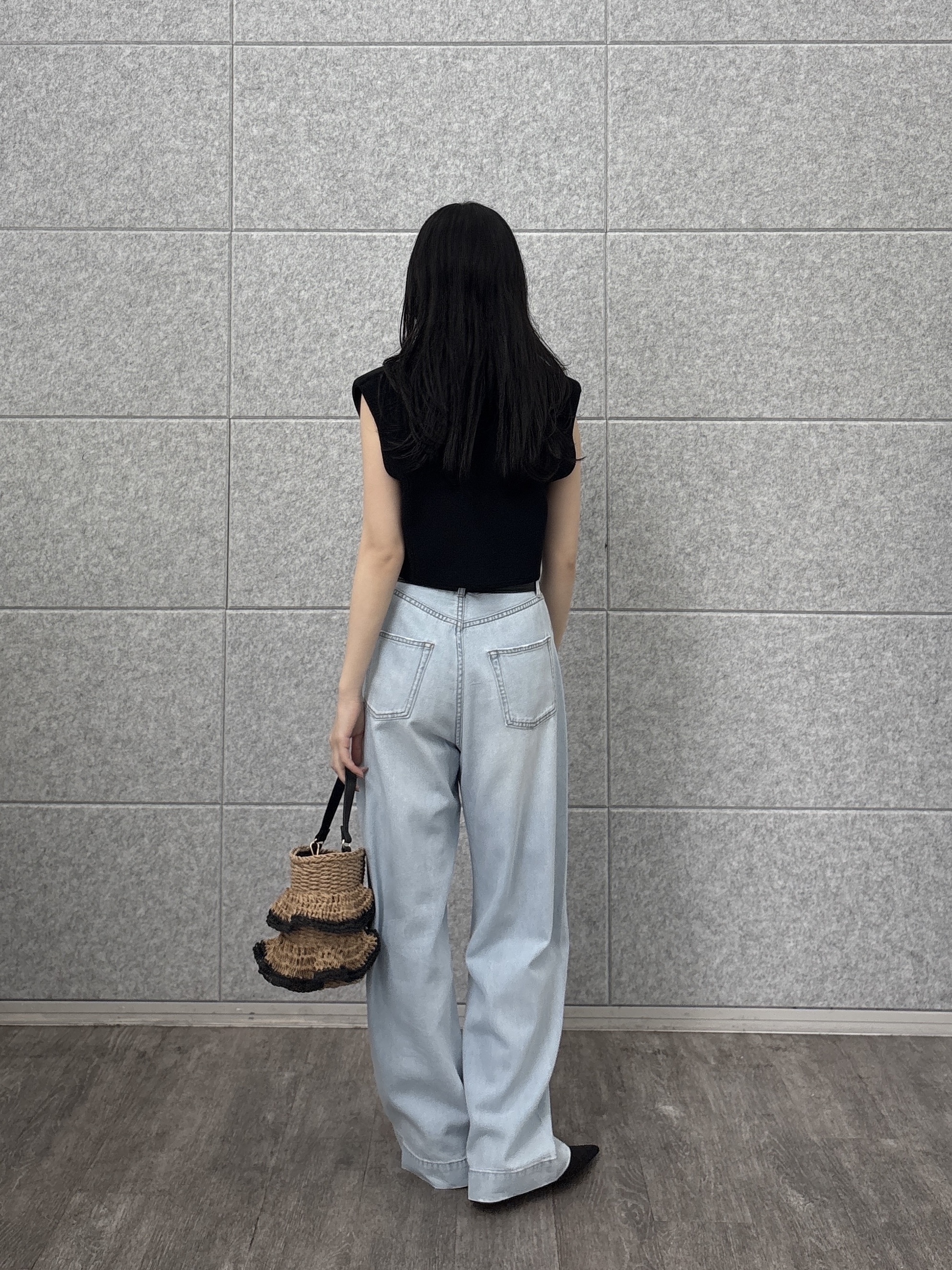 rinaさんの「INDIVI｜立体フリル編みバッグ」を使ったコーディネート
