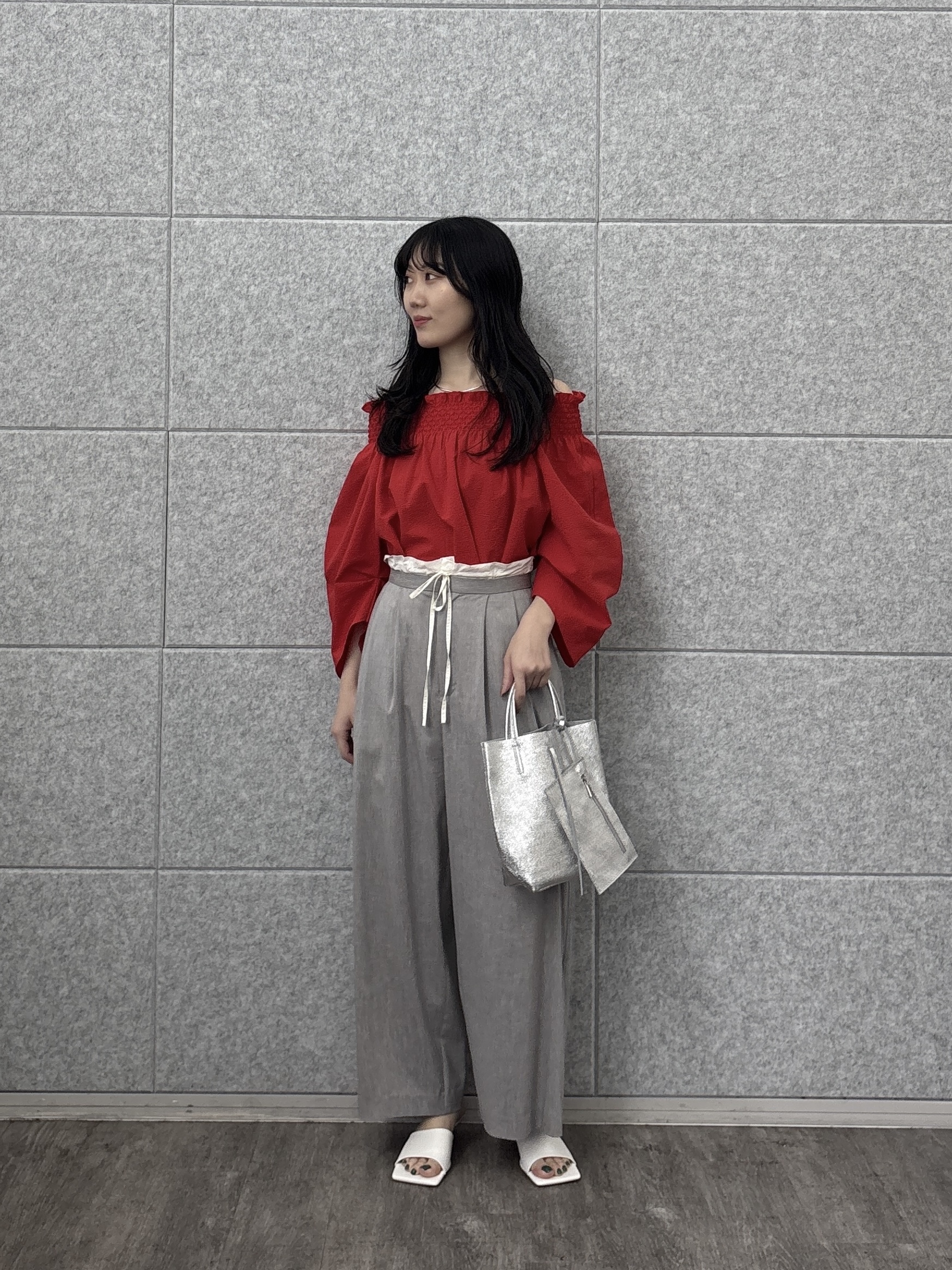 rinaさんの「INDIVI｜サッカーオフショルブラウス【再入荷／2WAY】」を使ったコーディネート