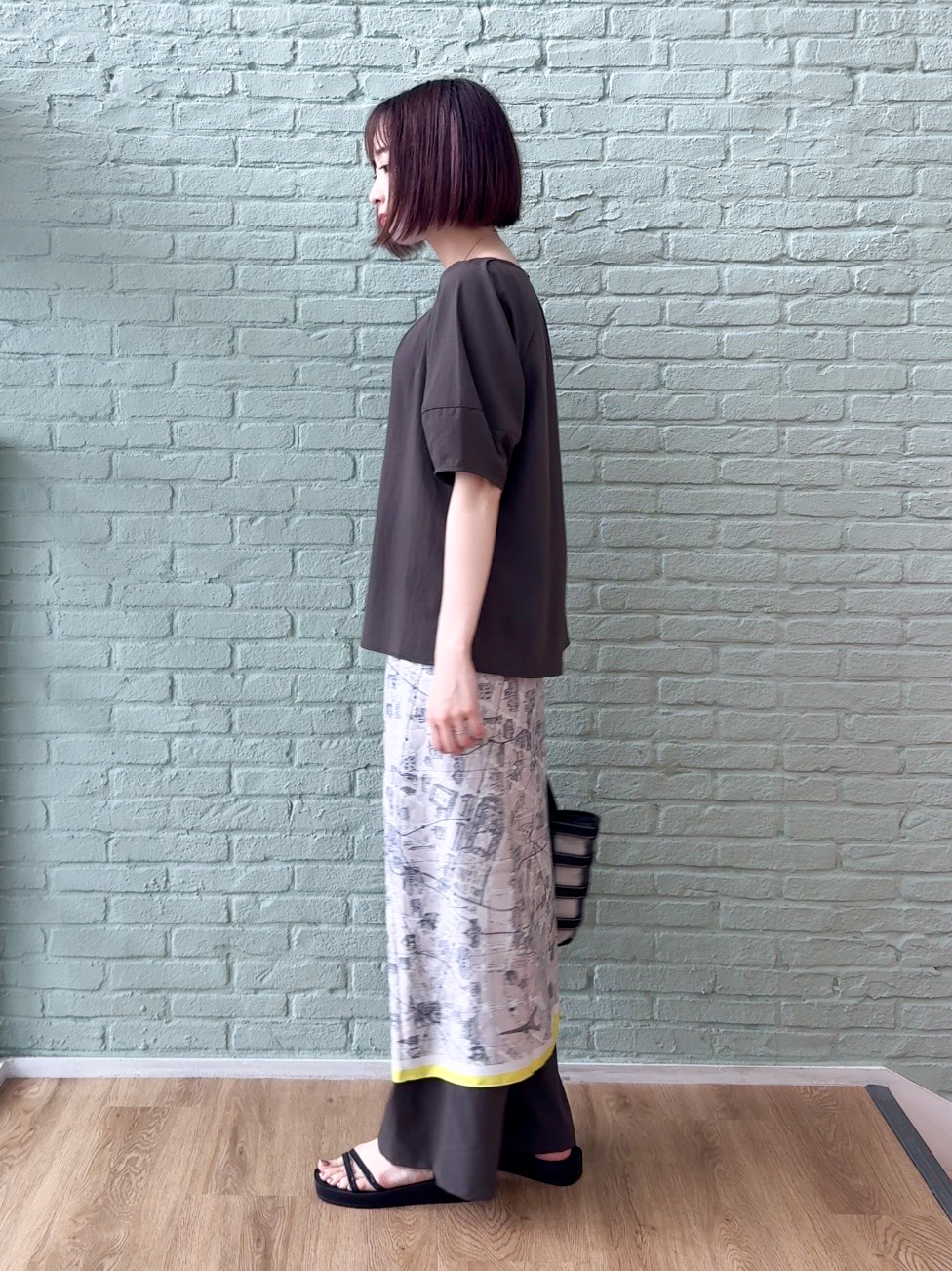 𝐜𝐡𝐢𝐤𝐚さんの「SHOO･LA･RUE｜【S-LL/洗濯機可/セットアップ可】軽凛(かろりん) タックブラウス」を使ったコーディネート
