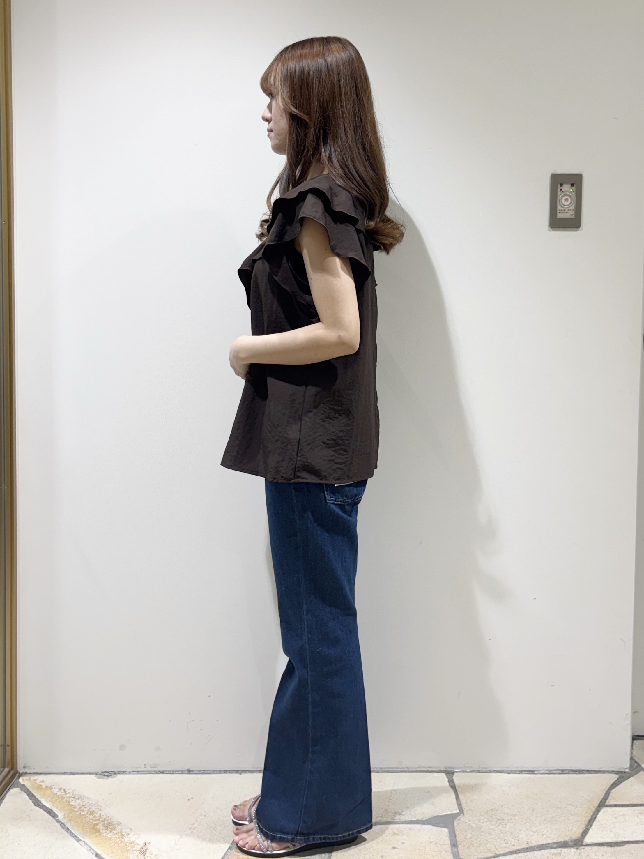 みあたんさんの「index｜【接触冷感】マットサテンフリルフレンチブラウス《吸水速乾／防シワ／洗濯機OK》」を使ったコーディネート