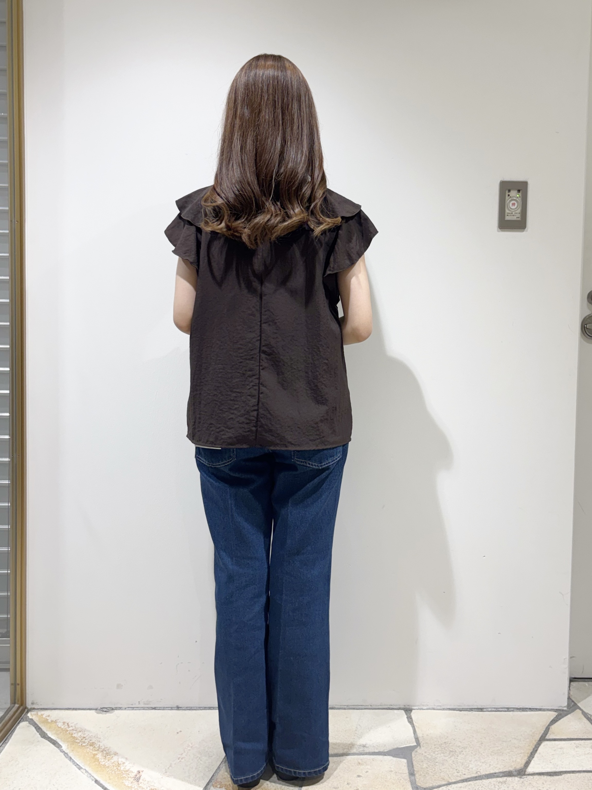 みあたんさんの「index｜【接触冷感】マットサテンフリルフレンチブラウス《吸水速乾／防シワ／洗濯機OK》」を使ったコーディネート