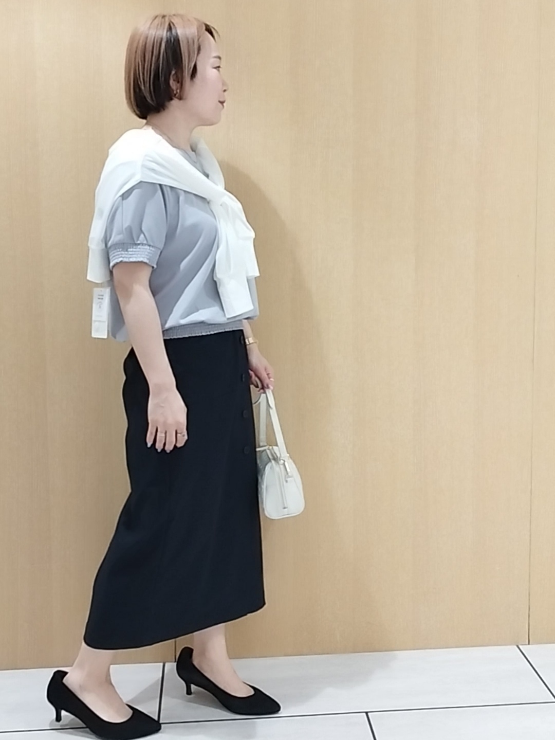 s u g iさんの「UNTITLED｜【接触冷感/汗染み防止/吸水速乾/UVカット】シャーリングプルオーバー」を使ったコーディネート