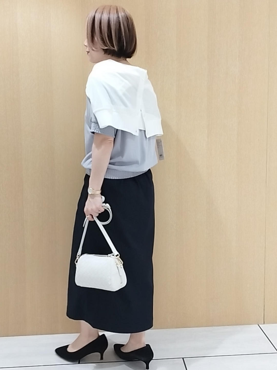 s u g iさんの「UNTITLED｜【接触冷感/汗染み防止/吸水速乾/UVカット】シャーリングプルオーバー」を使ったコーディネート