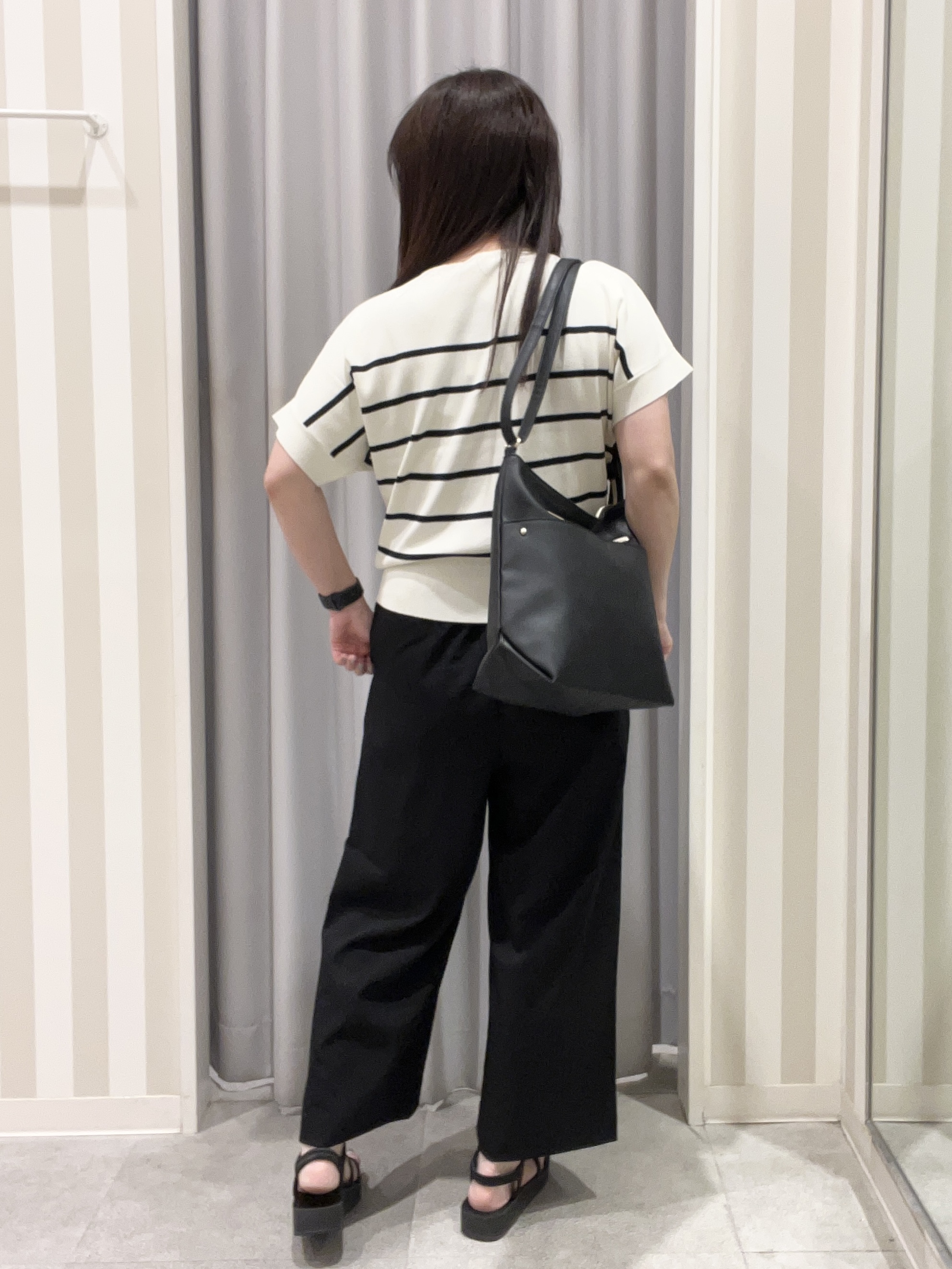 もーりぃさんの「SHOO･LA･RUE｜【毎日洗える/UV】二の腕隠れる さらっとドルマン半袖ニット」を使ったコーディネート