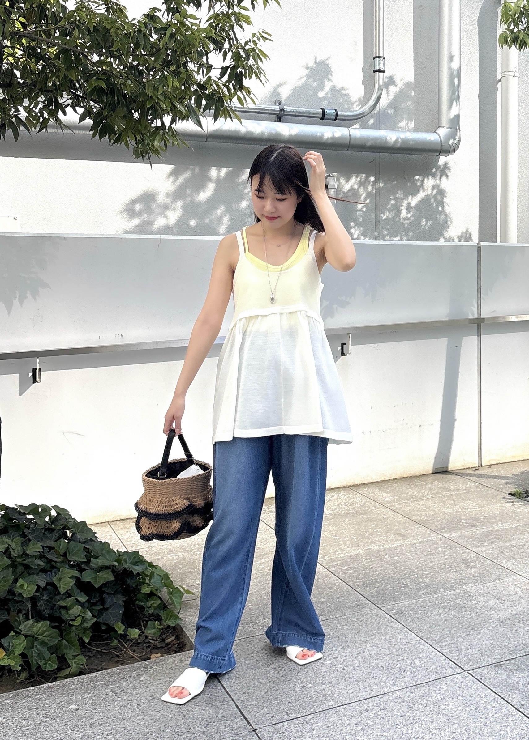 Renoさんの「INDIVI｜ギャザーフレアニットキャミ」を使ったコーディネート