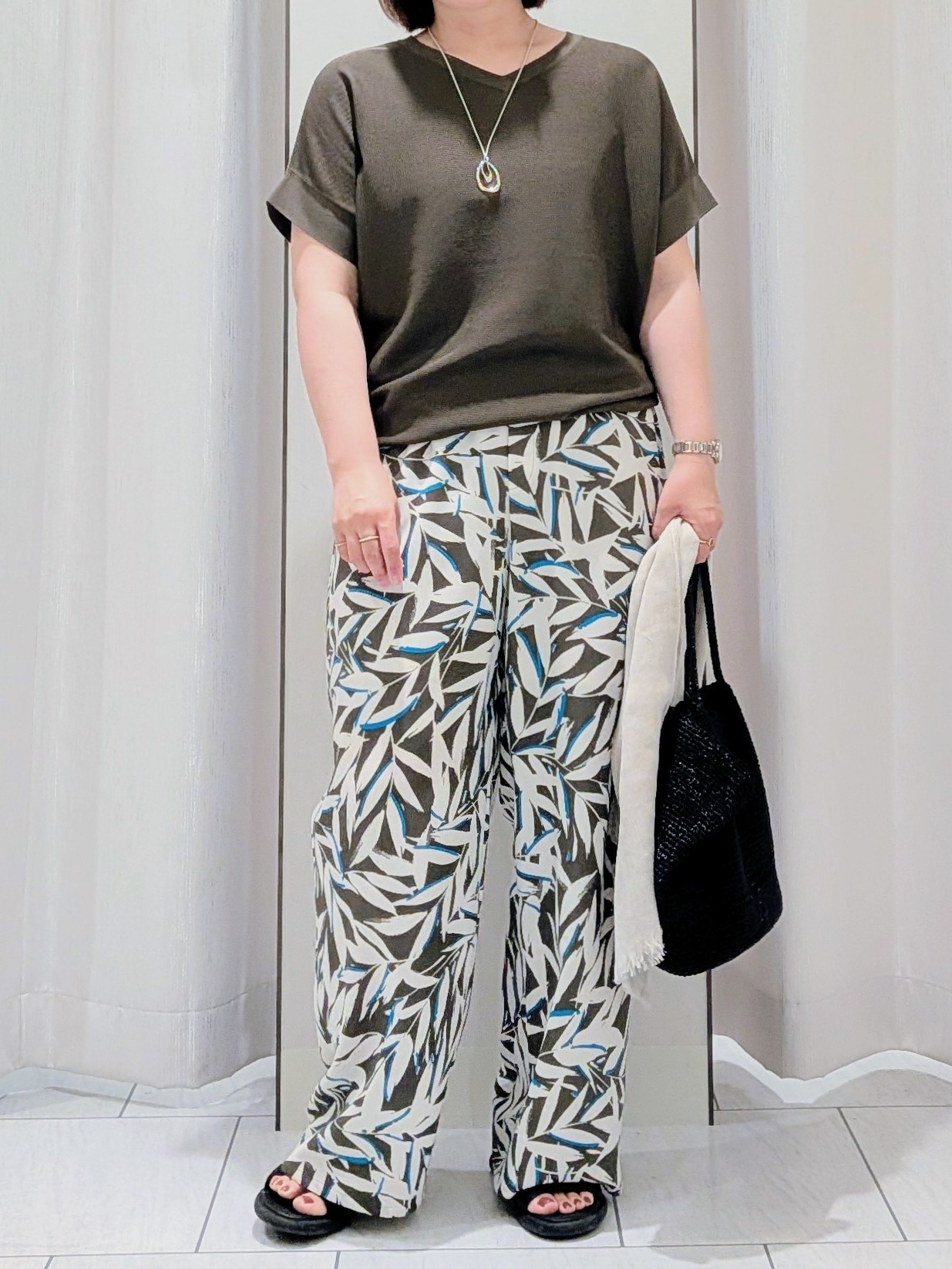 Onumaさんの「UNTITLED｜【11色展開/体型カバー】前後2WAYフレンチスリーブニット」を使ったコーディネート