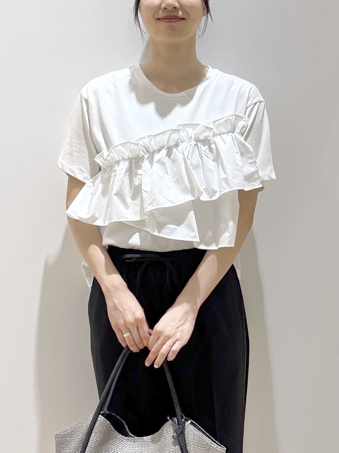 sachikoさんの「OPAQUE.CLIP｜【接触冷感】アシメフリルドッキングカットソー《洗濯機OK》」を使ったコーディネート