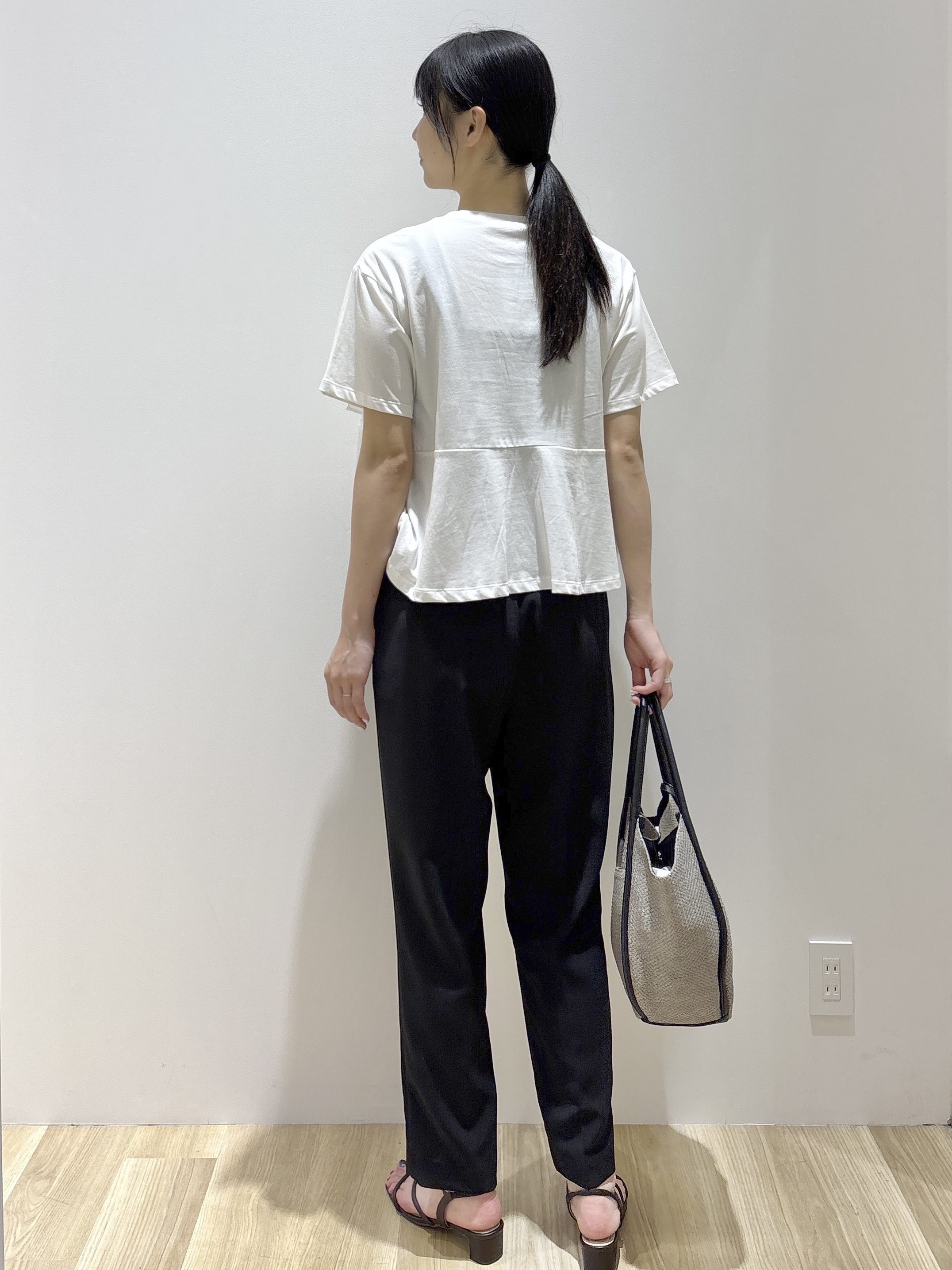 sachikoさんの「OPAQUE.CLIP｜【接触冷感】アシメフリルドッキングカットソー《洗濯機OK》」を使ったコーディネート