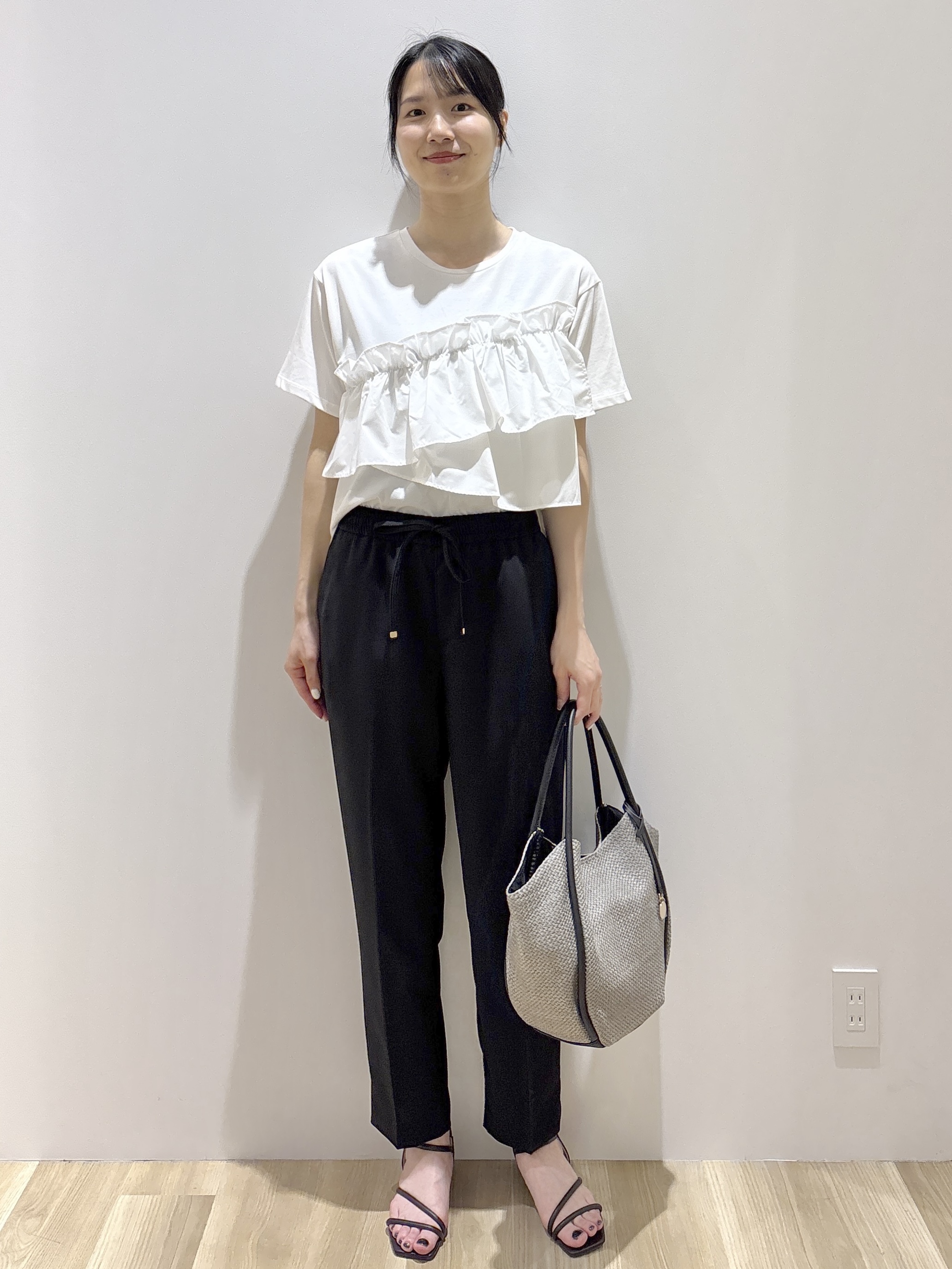sachikoさんの「OPAQUE.CLIP｜【接触冷感】アシメフリルドッキングカットソー《洗濯機OK》」を使ったコーディネート