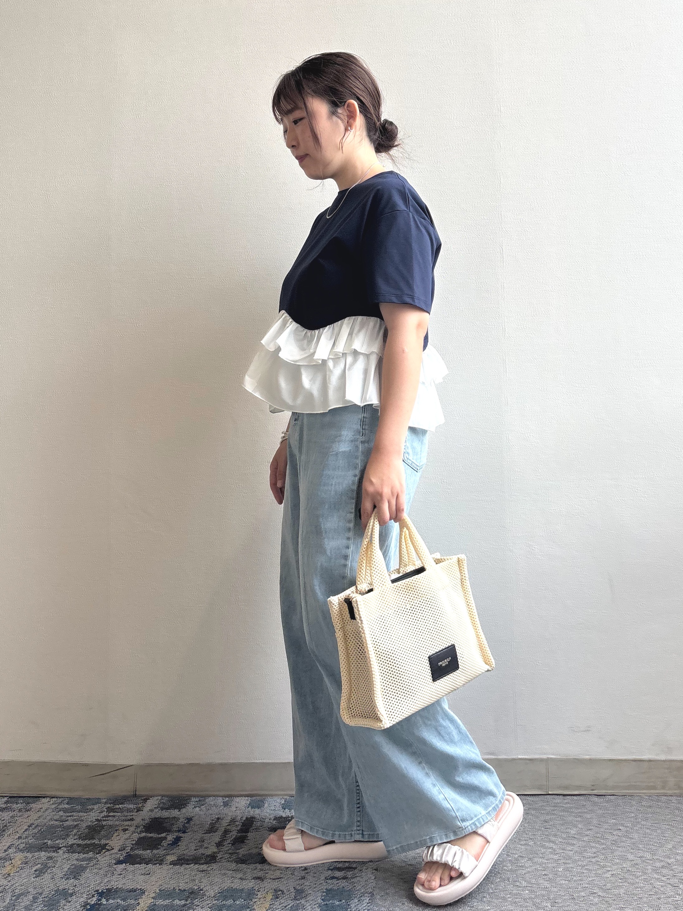 m1117さんの「OPAQUE.CLIP｜裾フリルドッキングTシャツ【洗濯機OK】」を使ったコーディネート