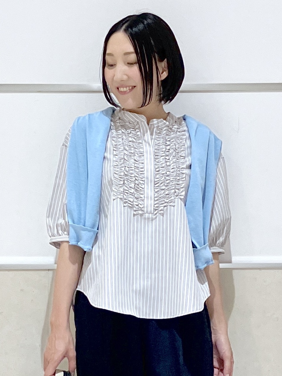 eriko さんの「Dessin｜【着映え/洗える】フロントフリル五分袖ブラウス」を使ったコーディネート