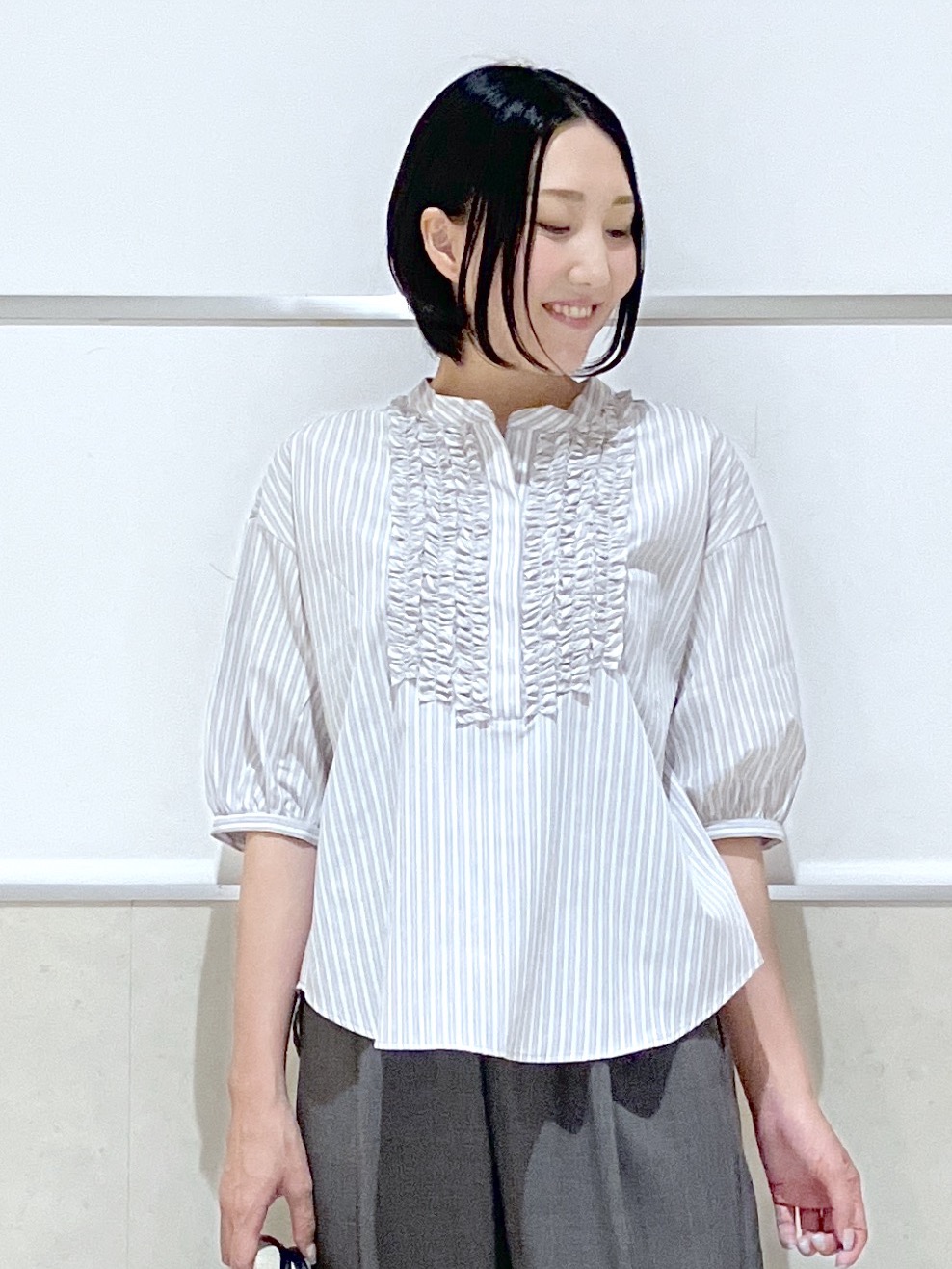 eriko さんの「Dessin｜【着映え/洗える】フロントフリル五分袖ブラウス」を使ったコーディネート