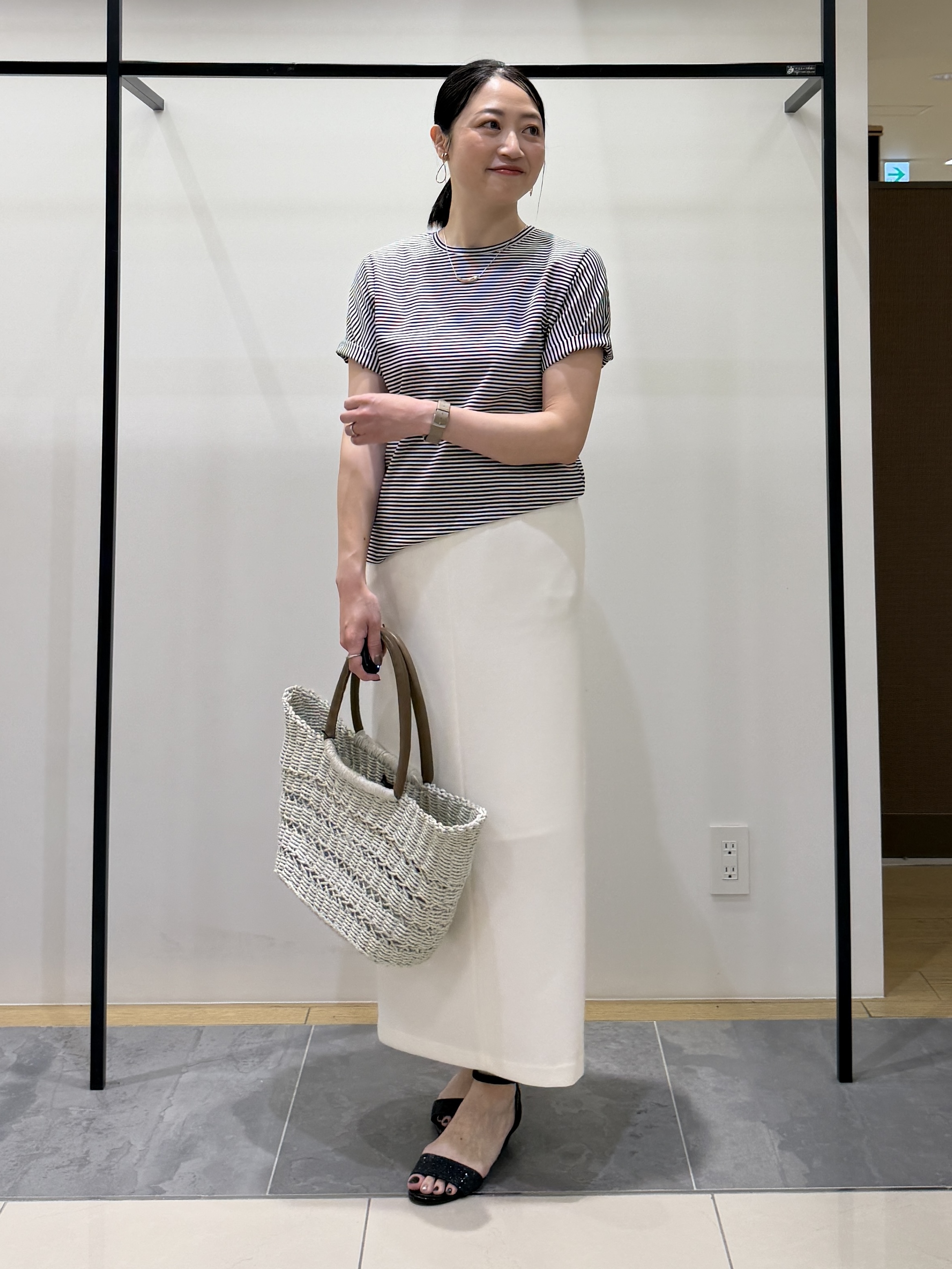 shihoさんの「INDIVI｜【汗ジミ防止／褒められTシャツ】上品カジュアル！ドルマンTシャツ」を使ったコーディネート