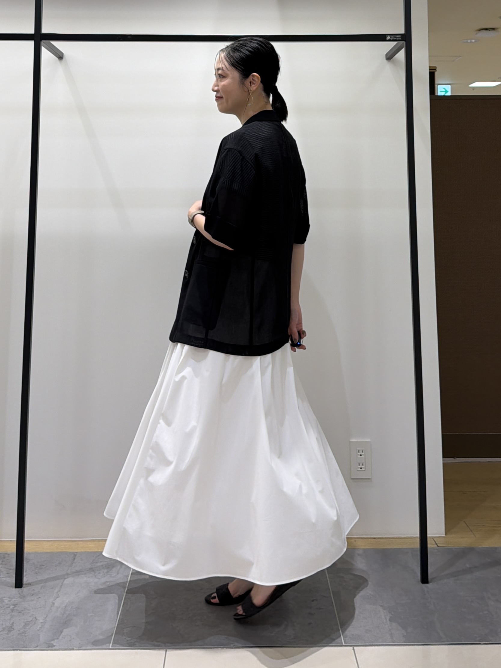 shihoさんの「INDIVI｜【洗える／メッシュ素材／SETUP可能】半袖シアージャケット」を使ったコーディネート