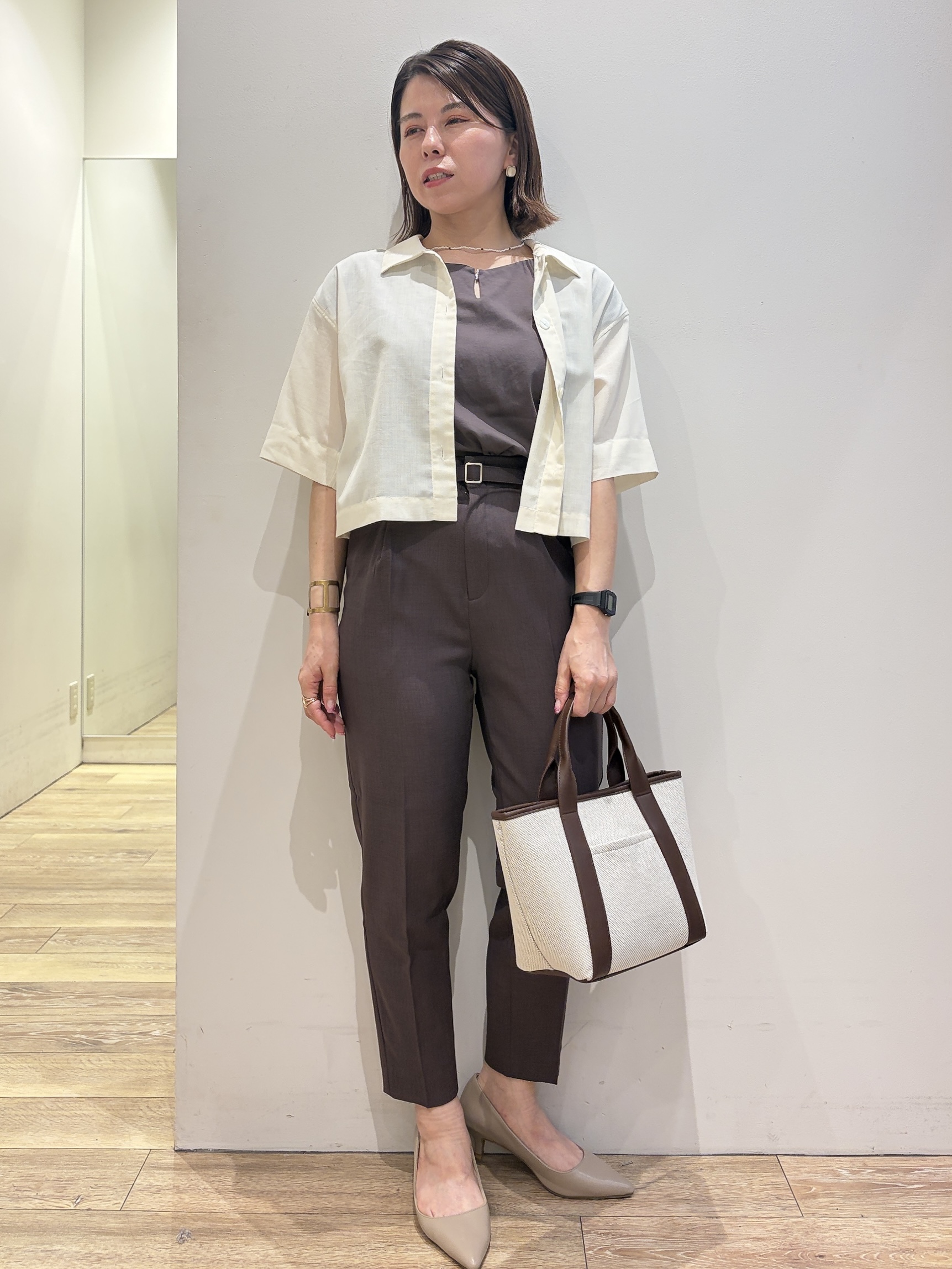 YUKOさんの「index｜【接触冷感】ビジューキーネックフレンチトップス《UVケア／洗濯機OK／XS～3L／8col》」を使ったコーディネート